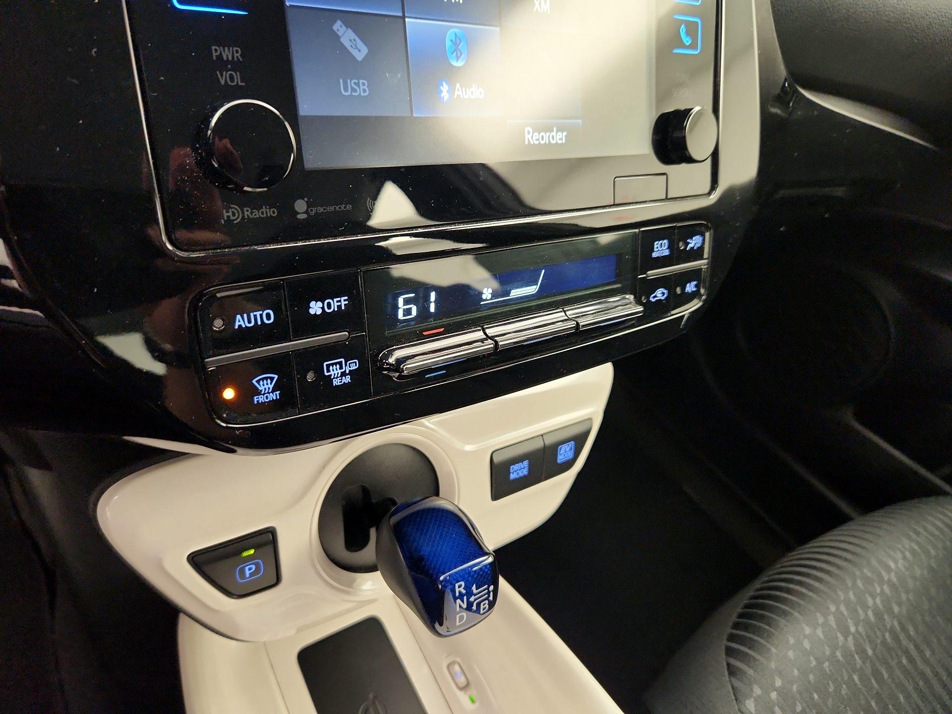 Thumbnail: 2016 Toyota Prius - 17