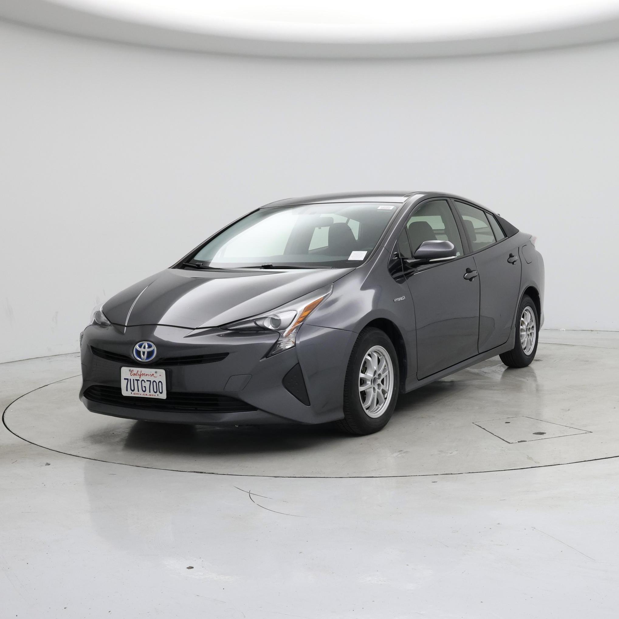 Thumbnail: 2016 Toyota Prius - 4