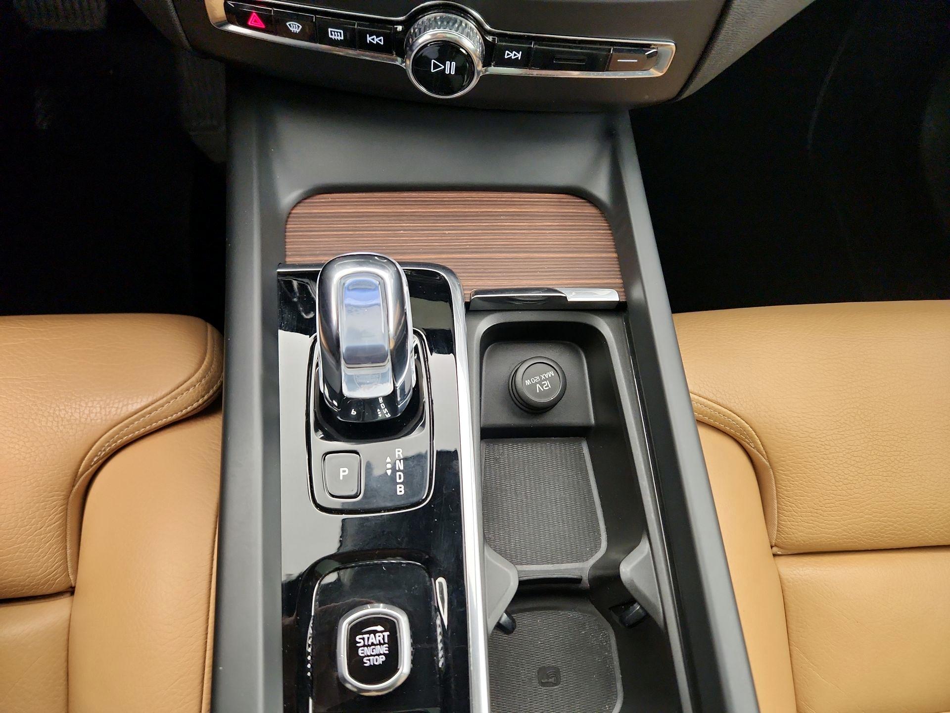 Thumbnail: 2019 Volvo XC60 - 17