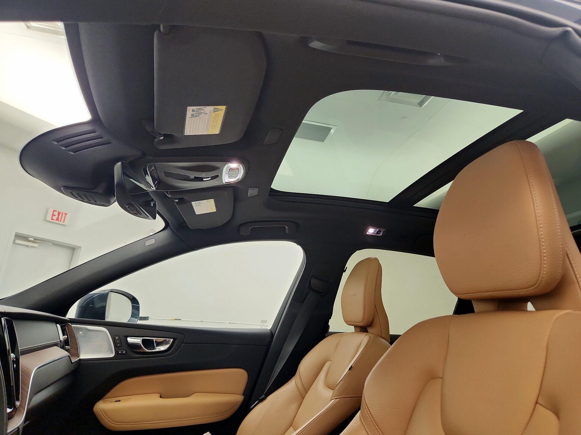 Thumbnail: 2019 Volvo XC60 - 19