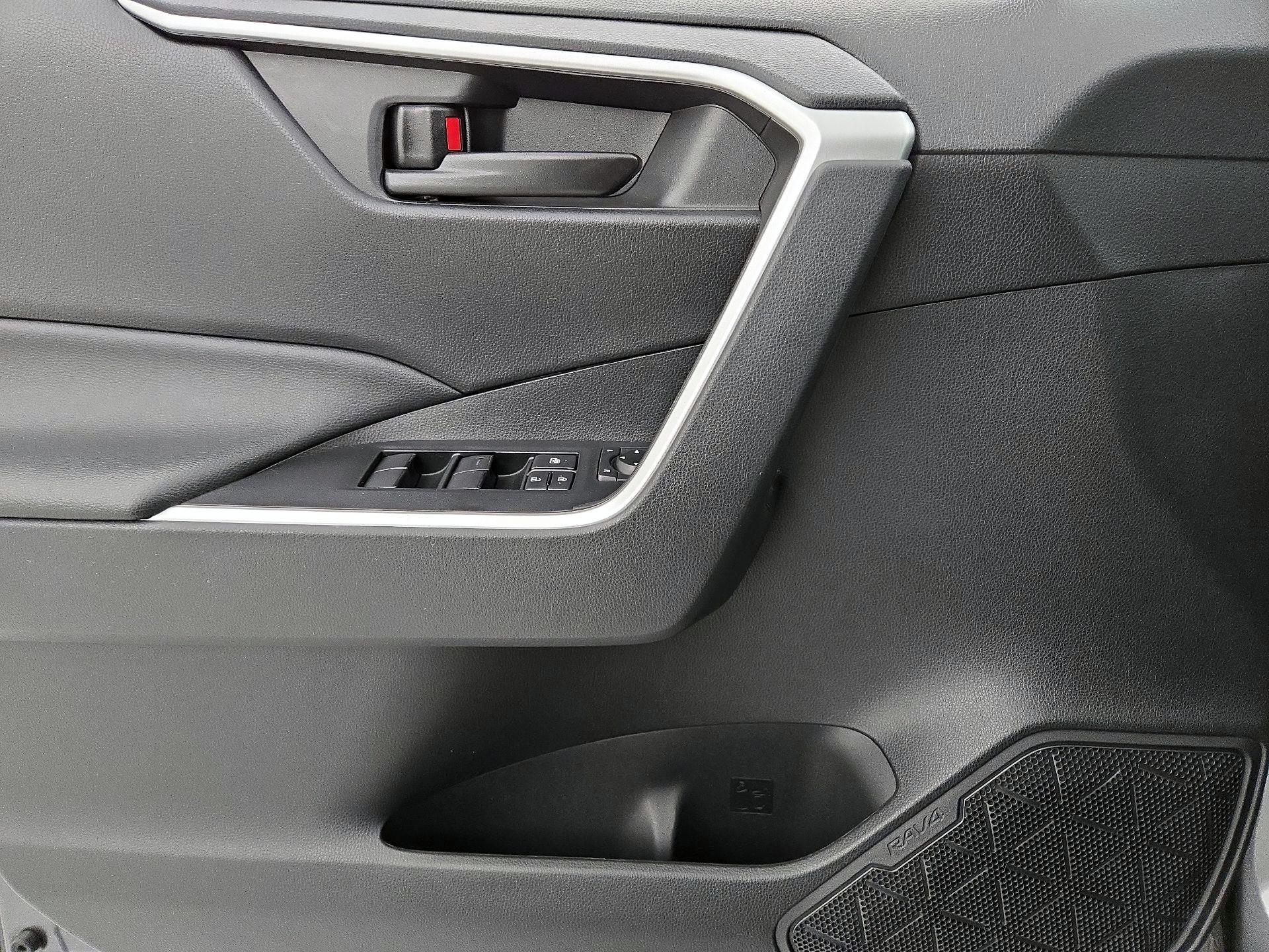 Thumbnail: 2023 Toyota RAV4 - 12