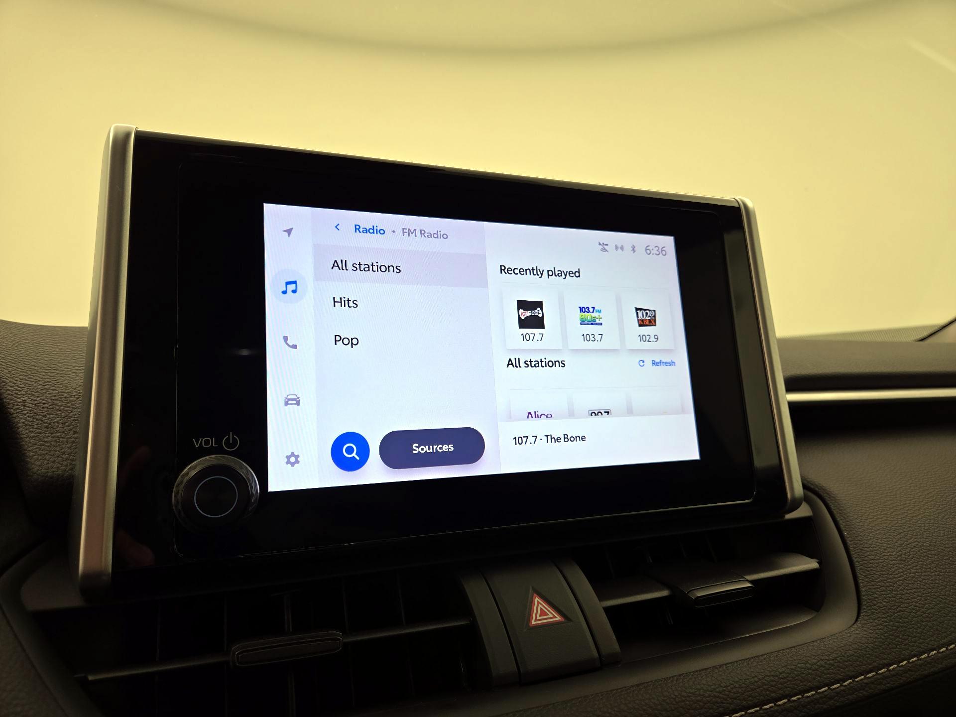 Thumbnail: 2023 Toyota RAV4 - 15