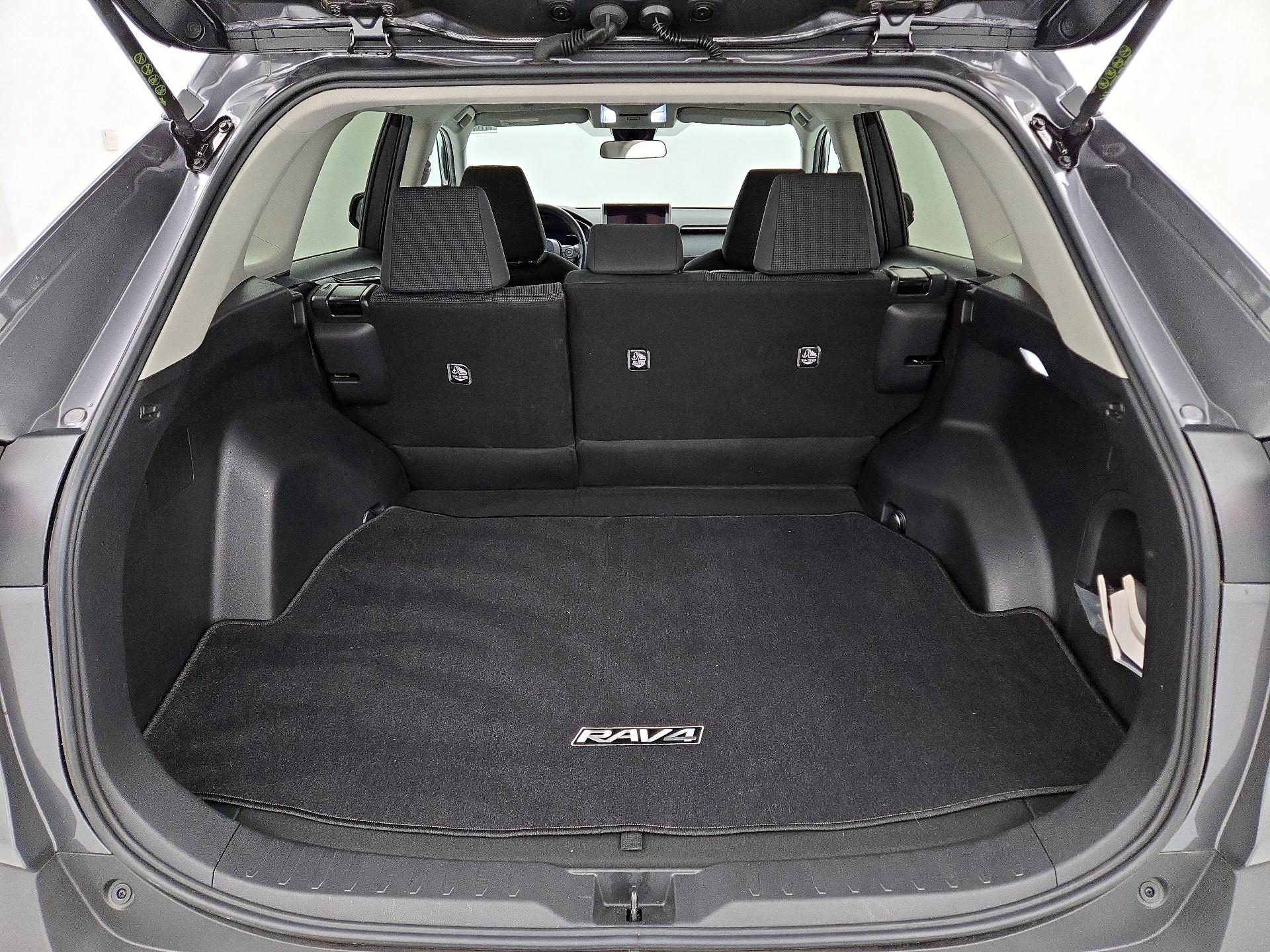 Thumbnail: 2023 Toyota RAV4 - 20