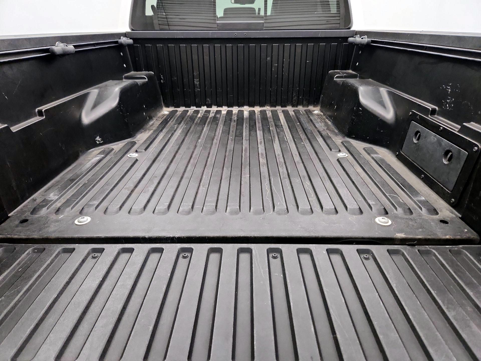 Thumbnail: 2020 Toyota Tacoma - 20