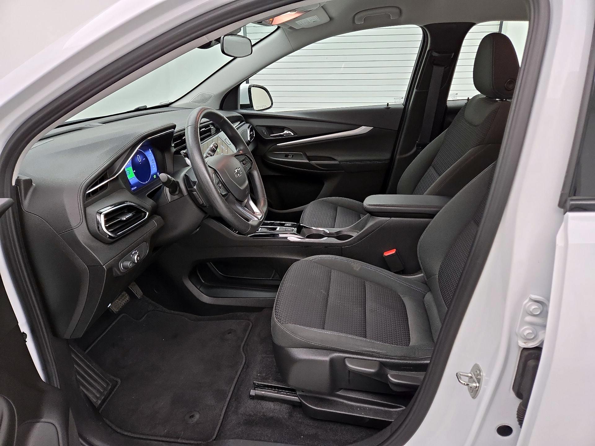 Thumbnail: 2023 Chevrolet Bolt EUV - 11