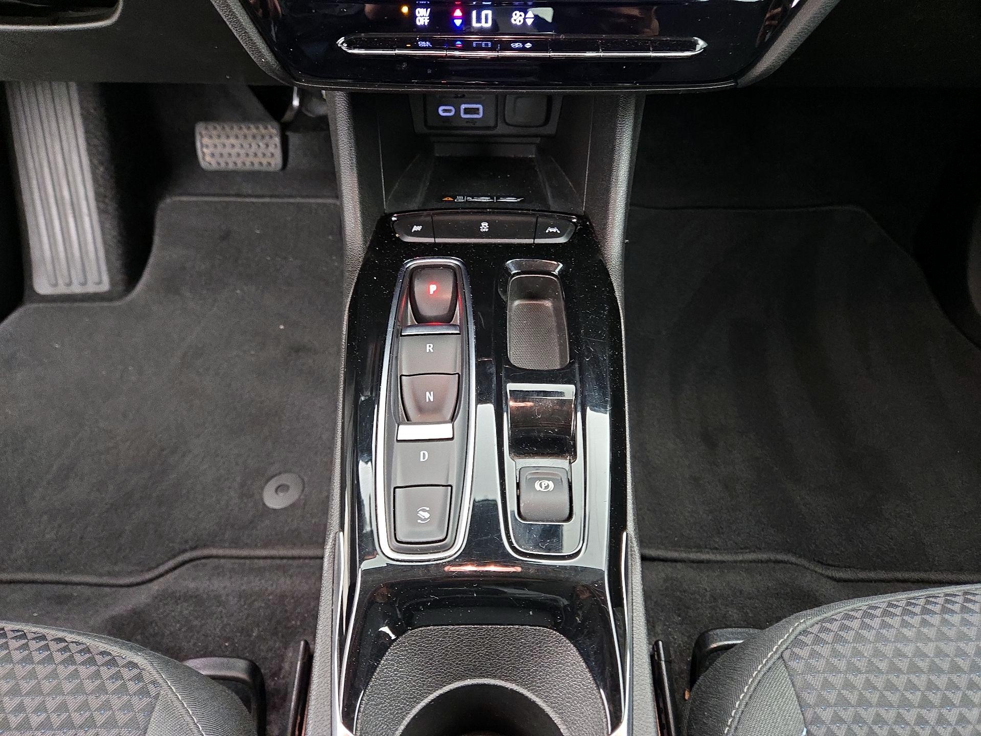 Thumbnail: 2023 Chevrolet Bolt EUV - 17