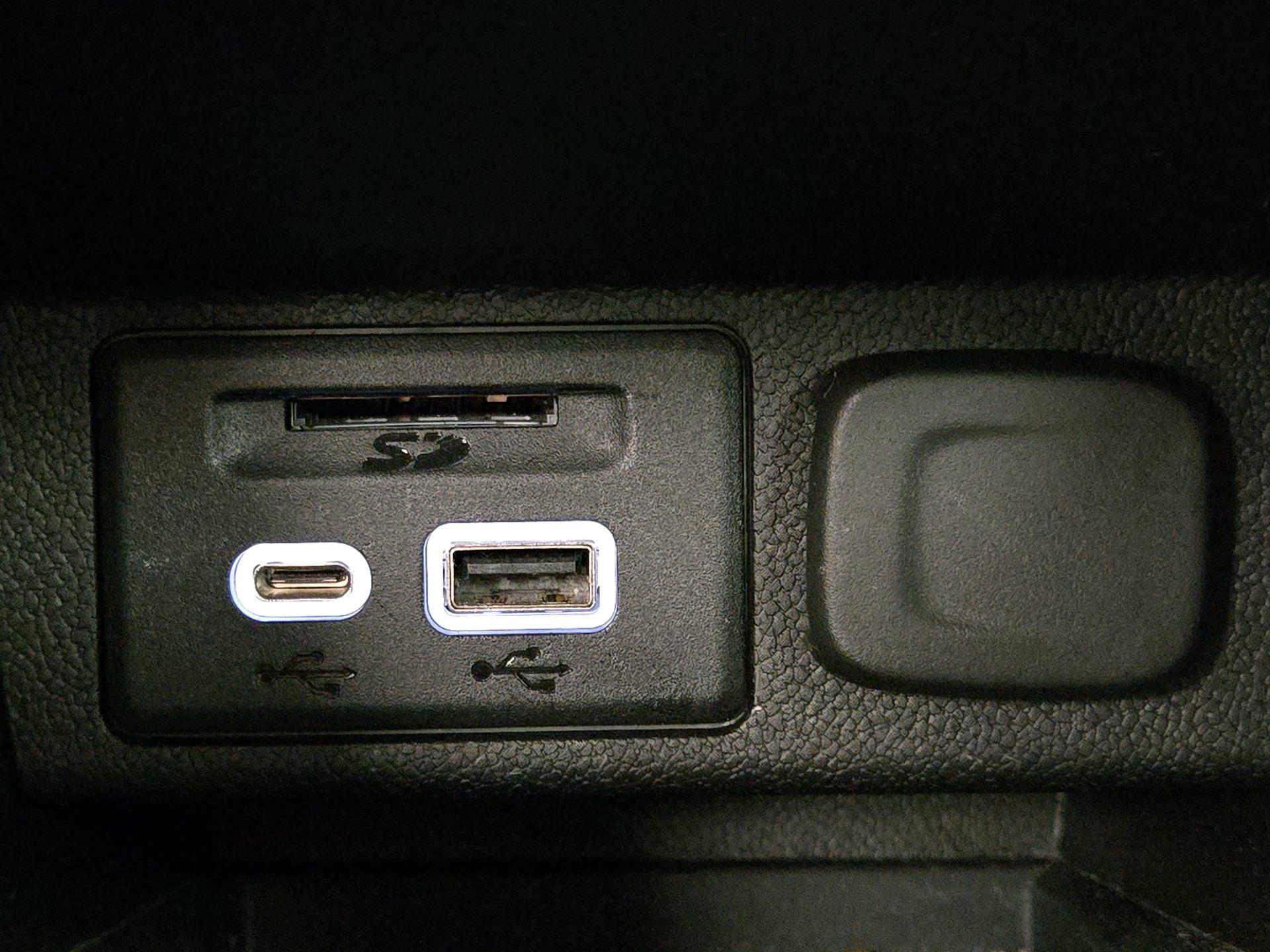 Thumbnail: 2023 Chevrolet Bolt EUV - 18