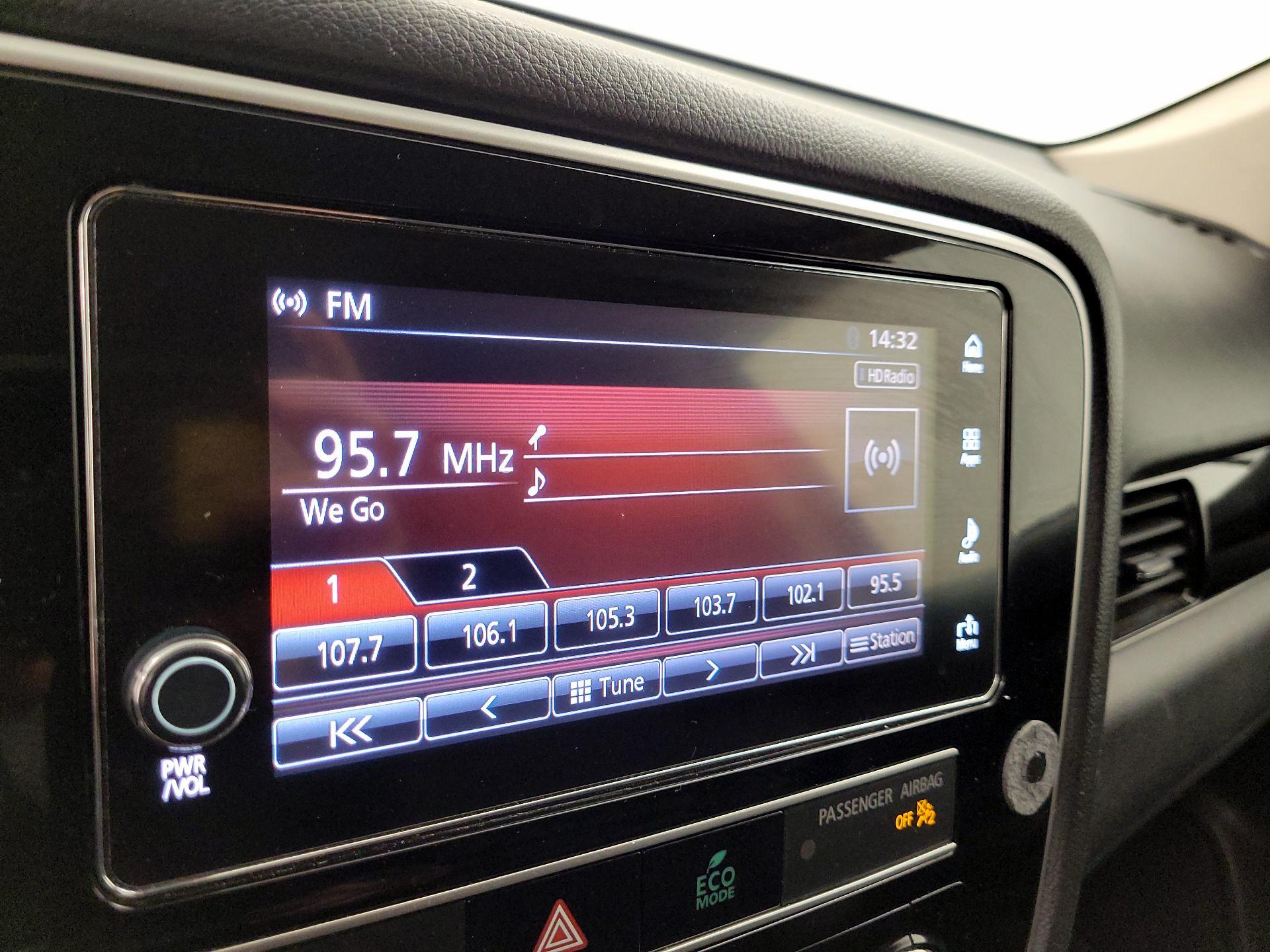 Thumbnail: 2019 Mitsubishi Outlander - 15