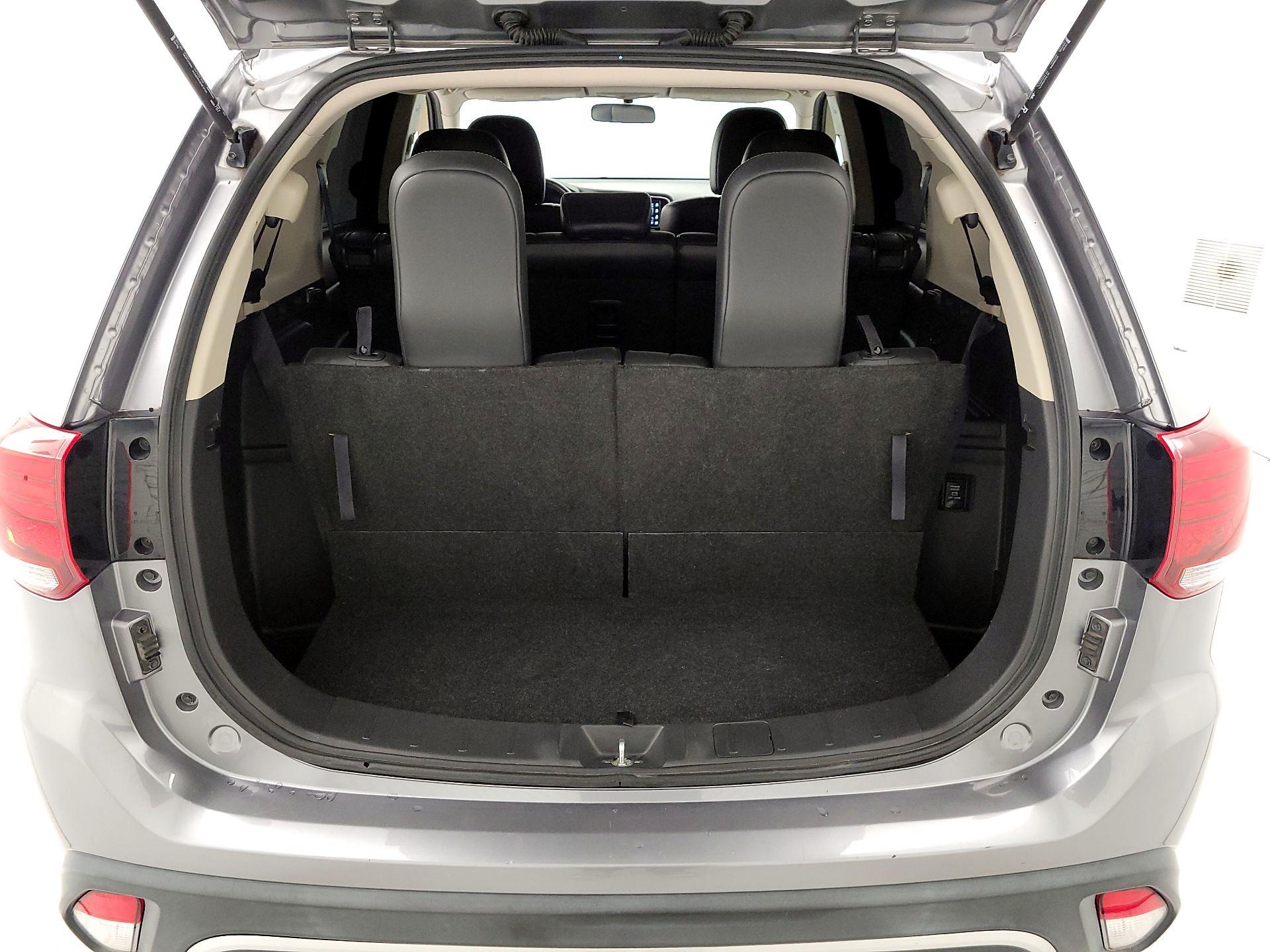 Thumbnail: 2019 Mitsubishi Outlander - 20