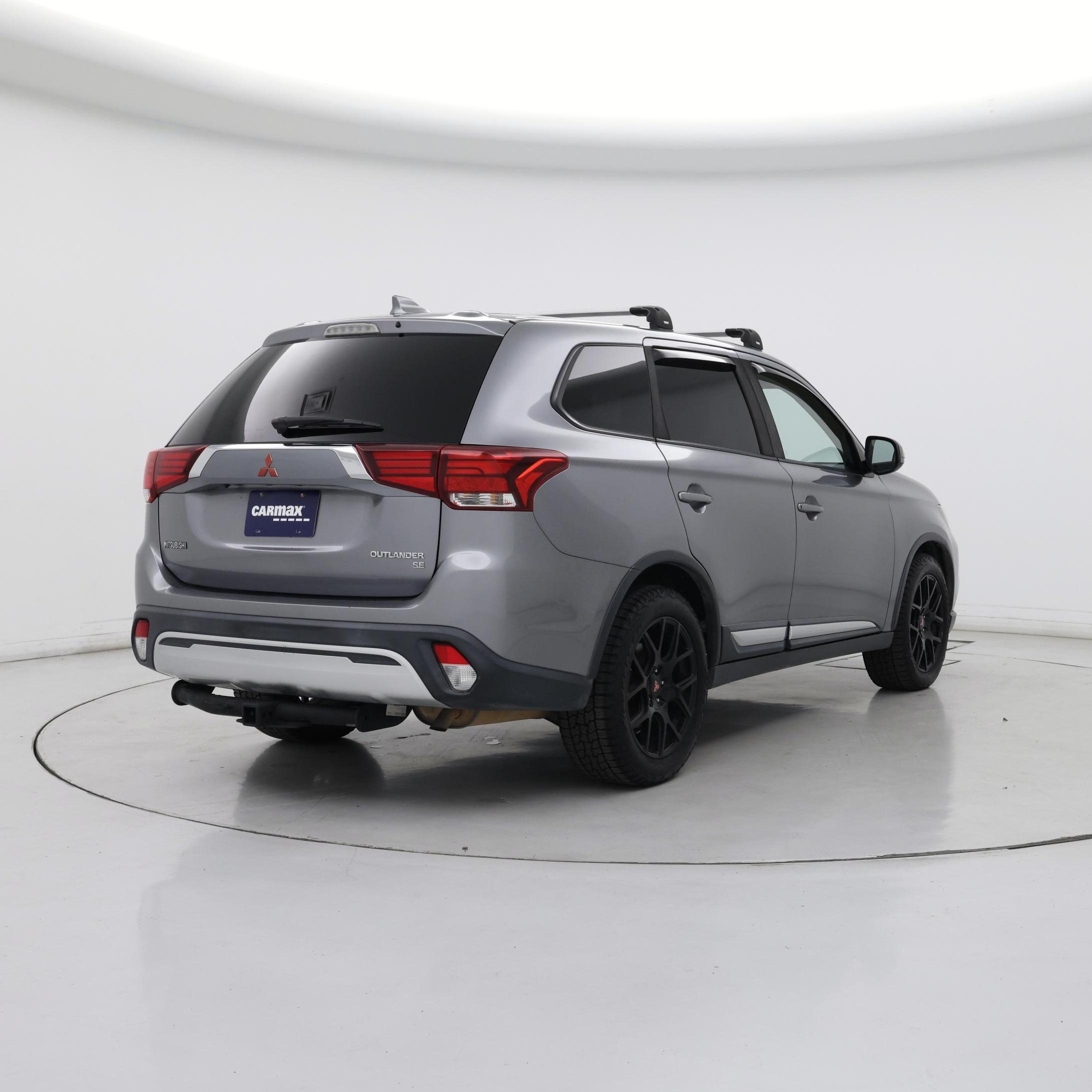 Thumbnail: 2019 Mitsubishi Outlander - 8