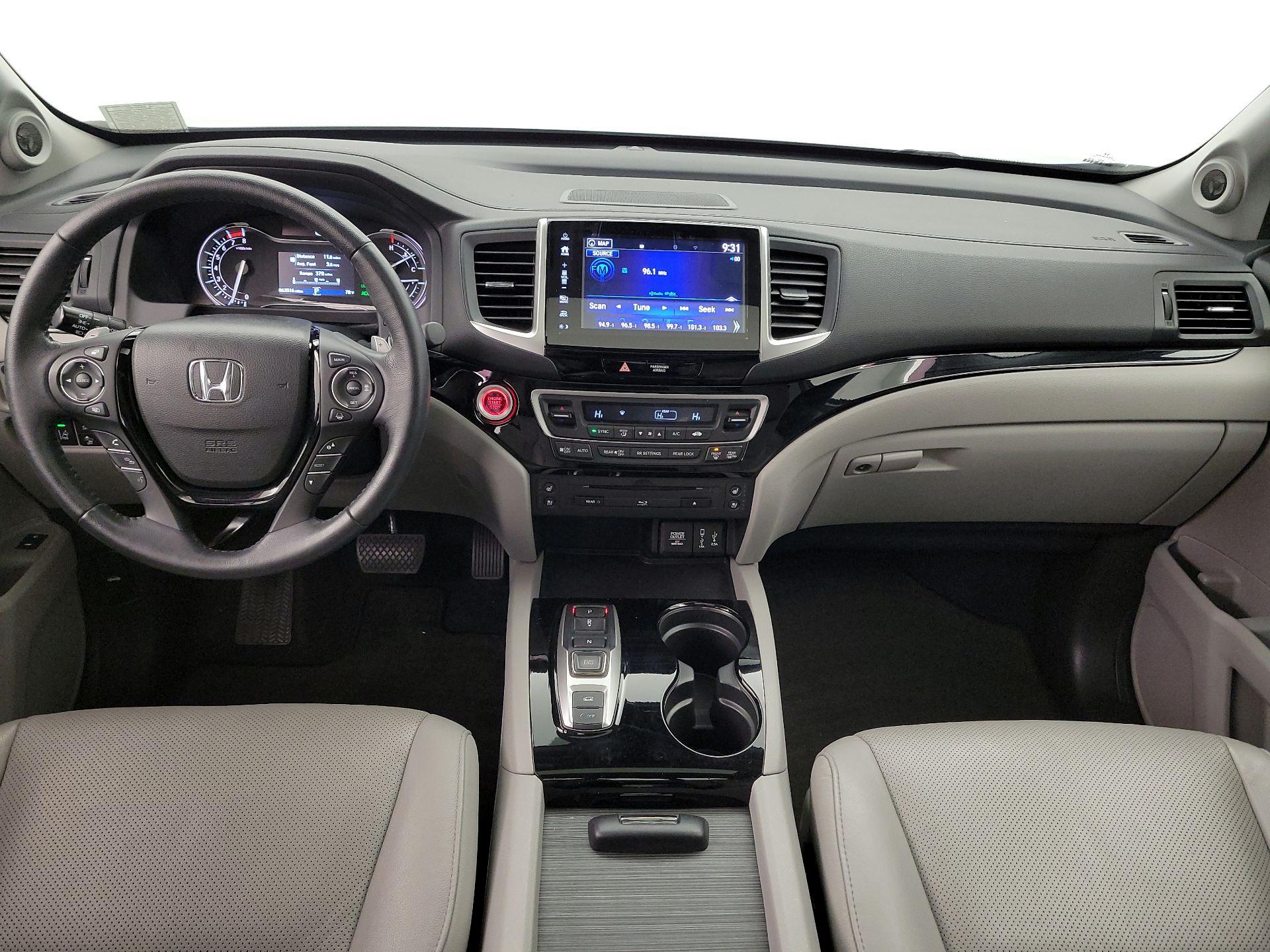 Thumbnail: 2017 Honda Pilot - 9