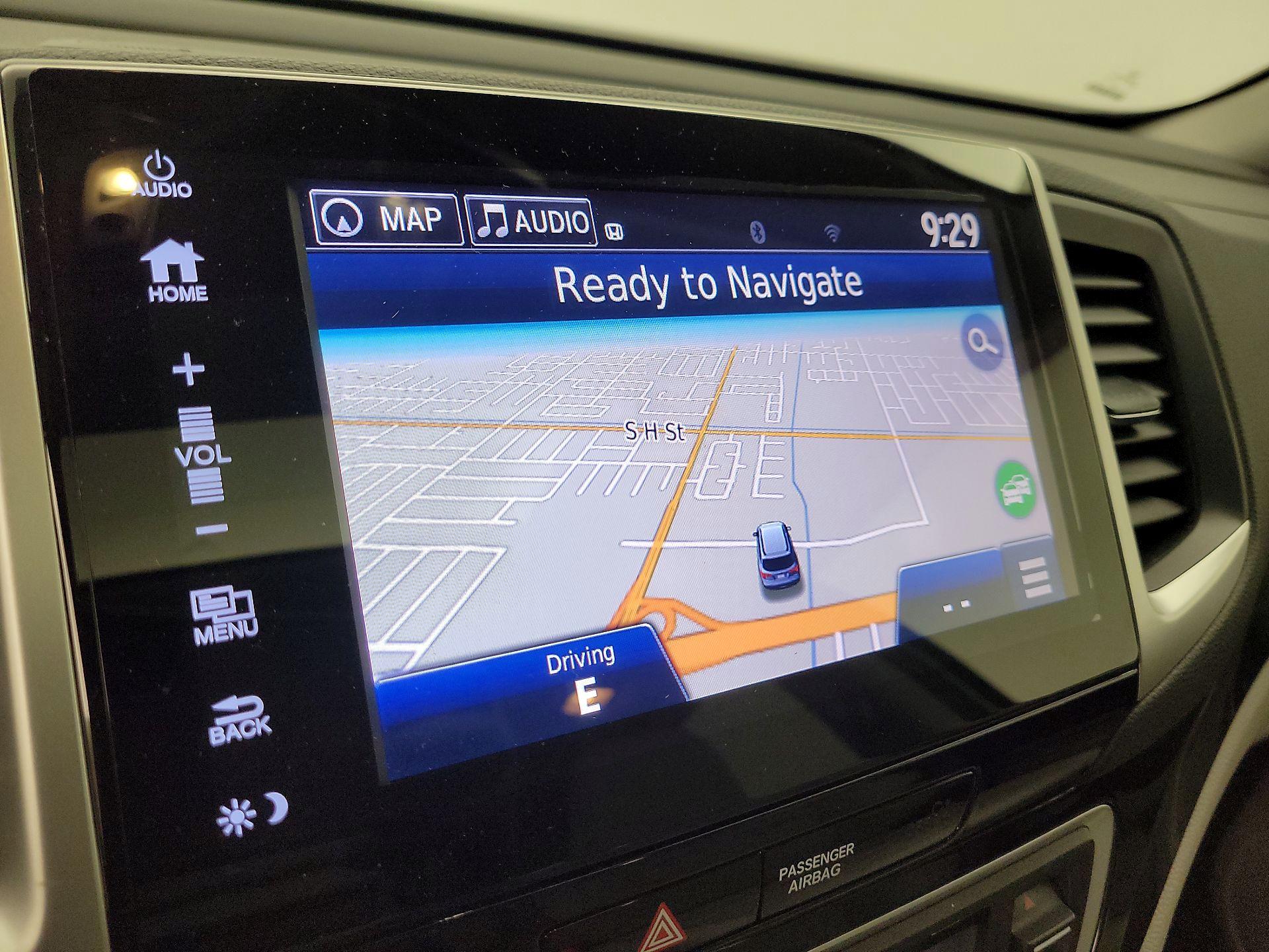 Thumbnail: 2017 Honda Pilot - 14