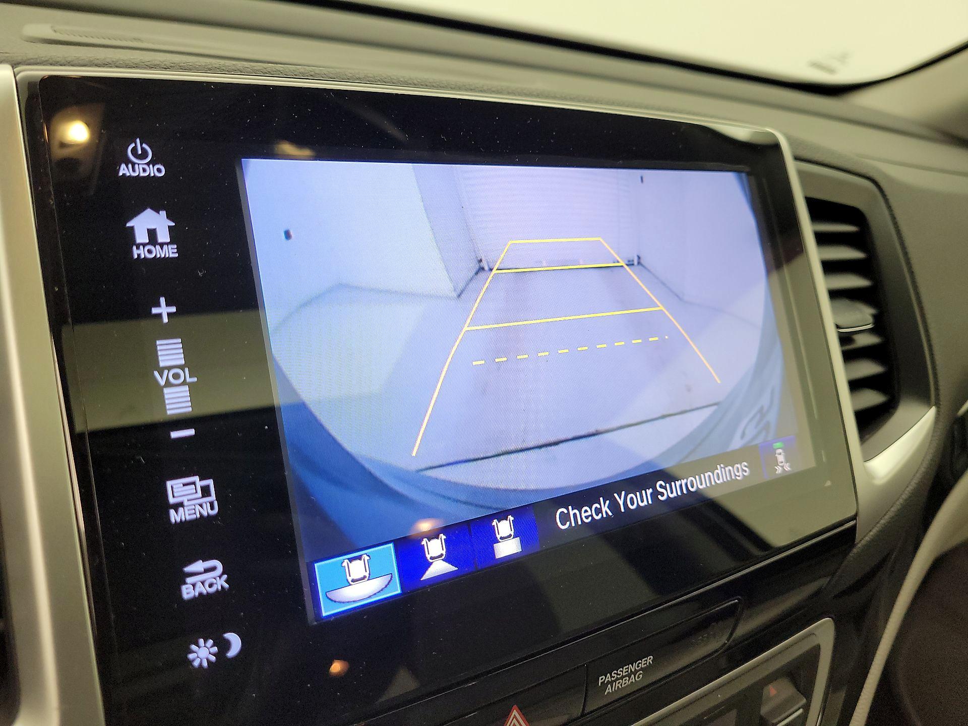 Thumbnail: 2017 Honda Pilot - 15