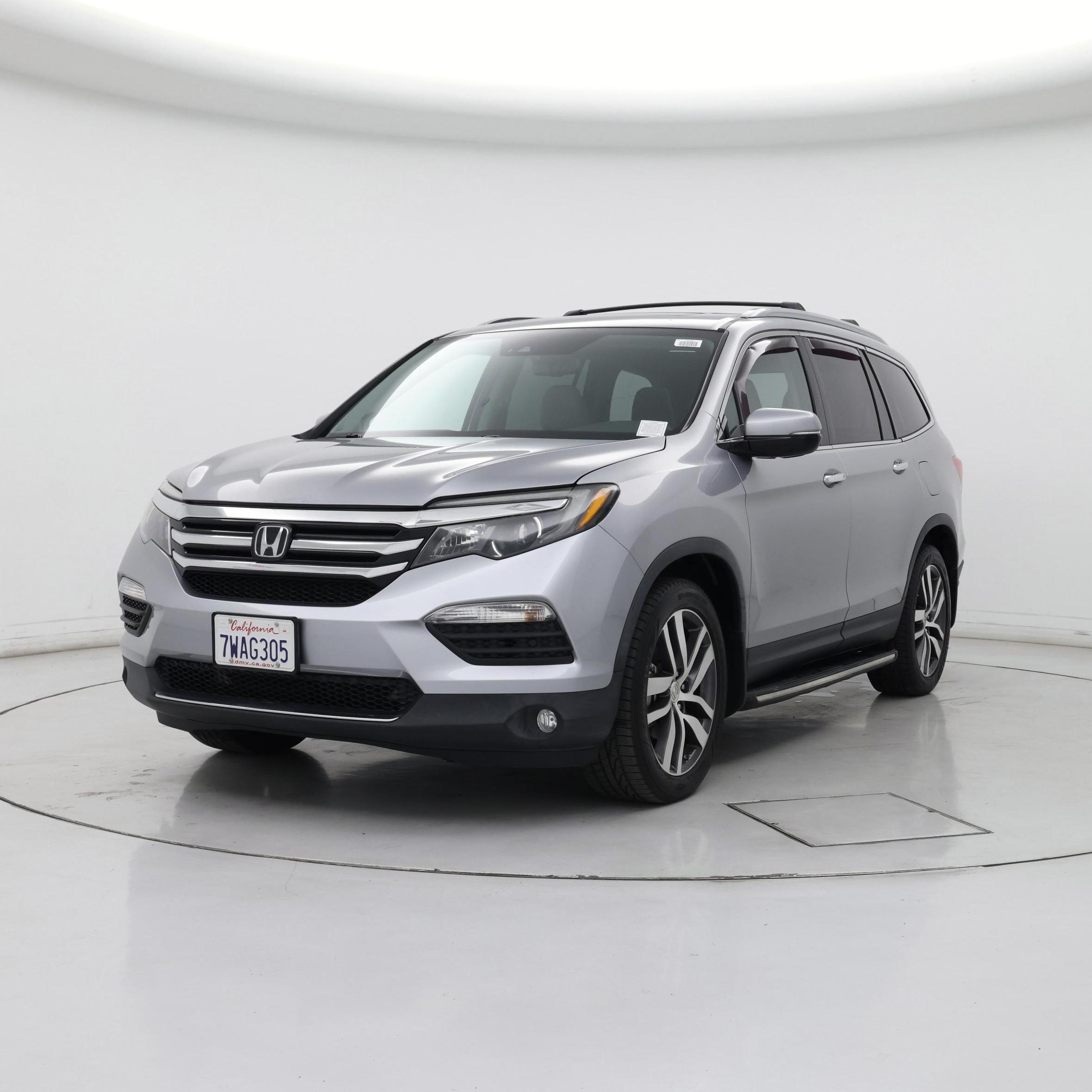 Thumbnail: 2017 Honda Pilot - 4