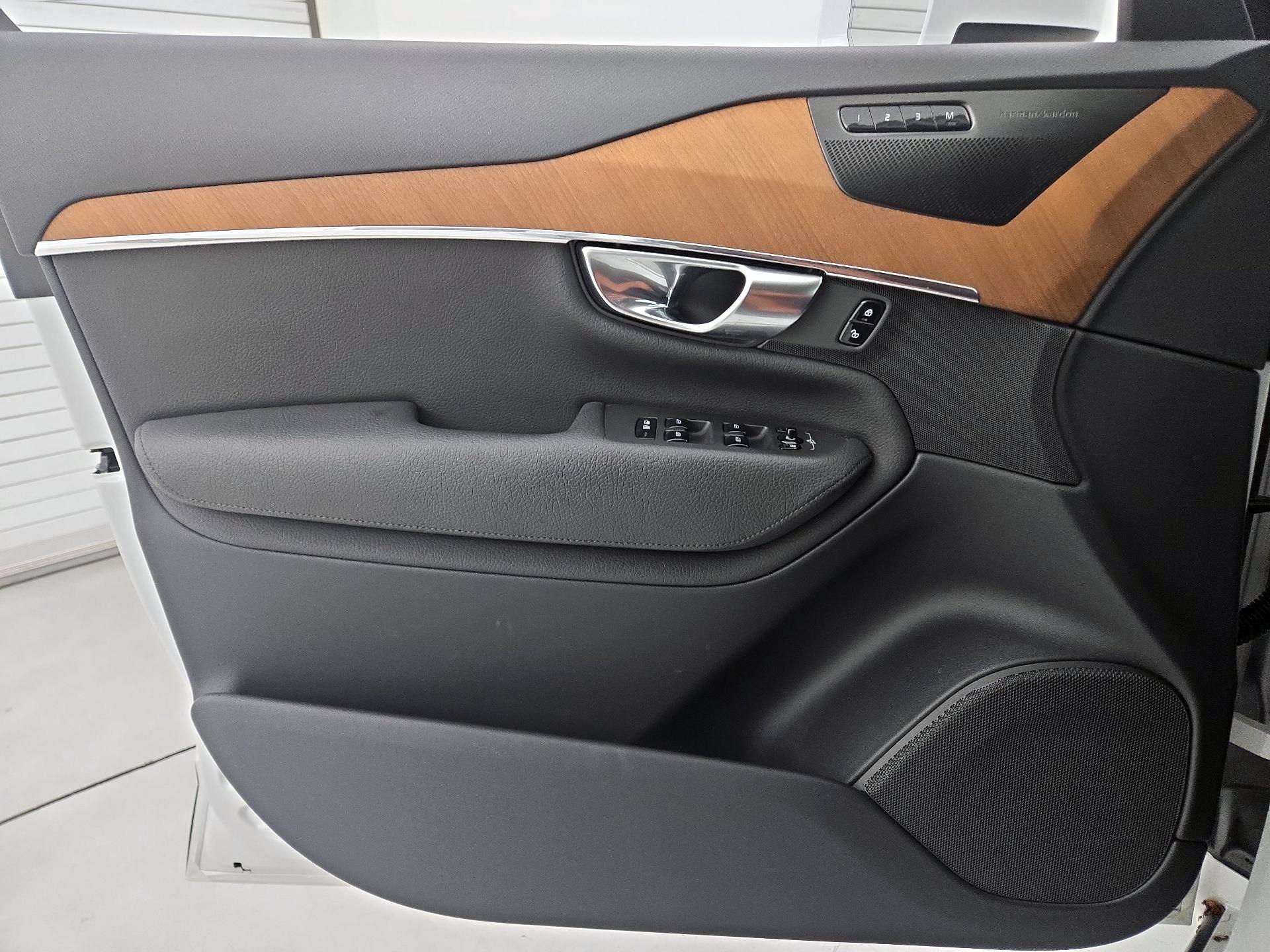 Thumbnail: 2021 Volvo XC90 - 12