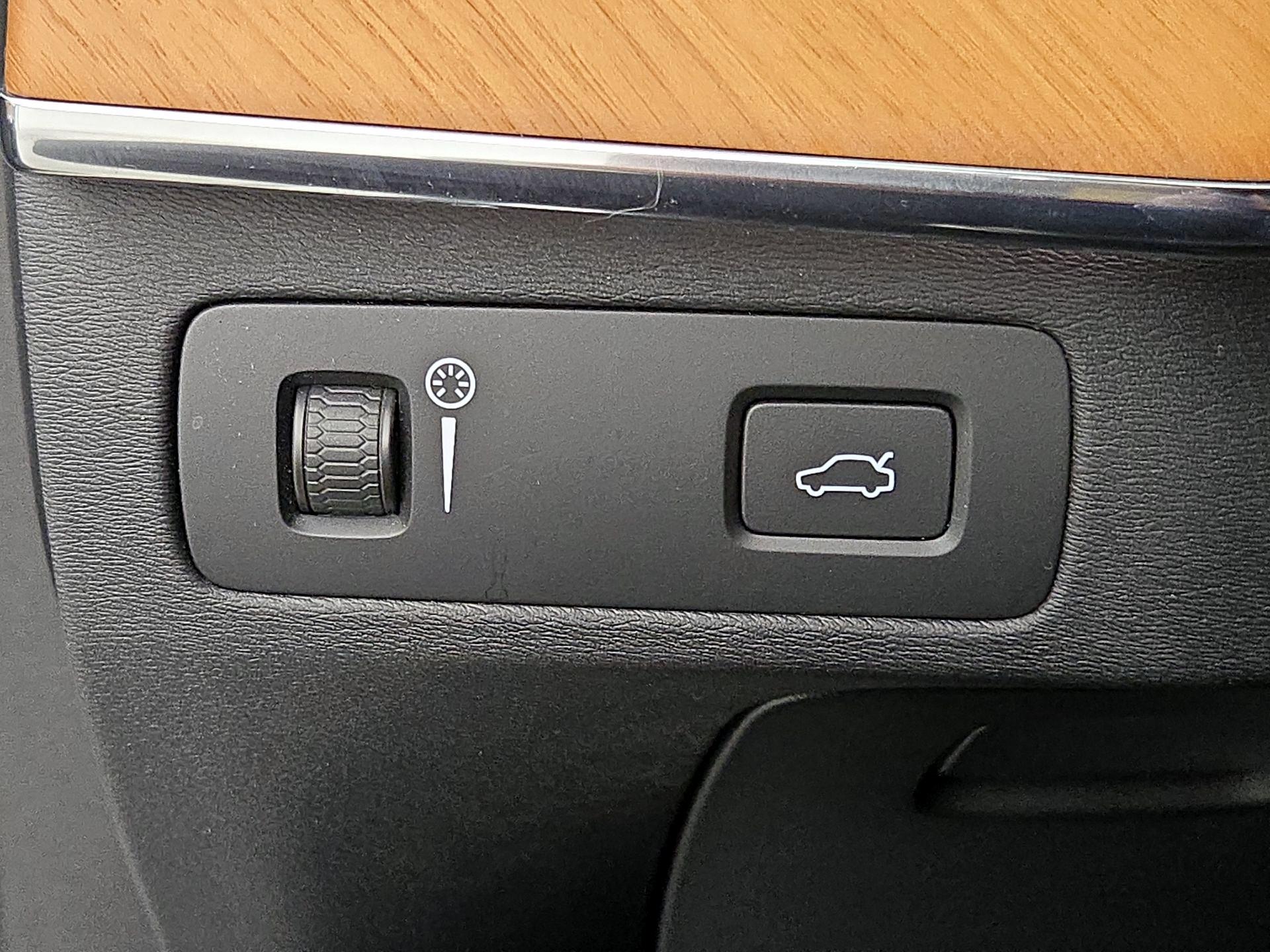 Thumbnail: 2021 Volvo XC90 - 13