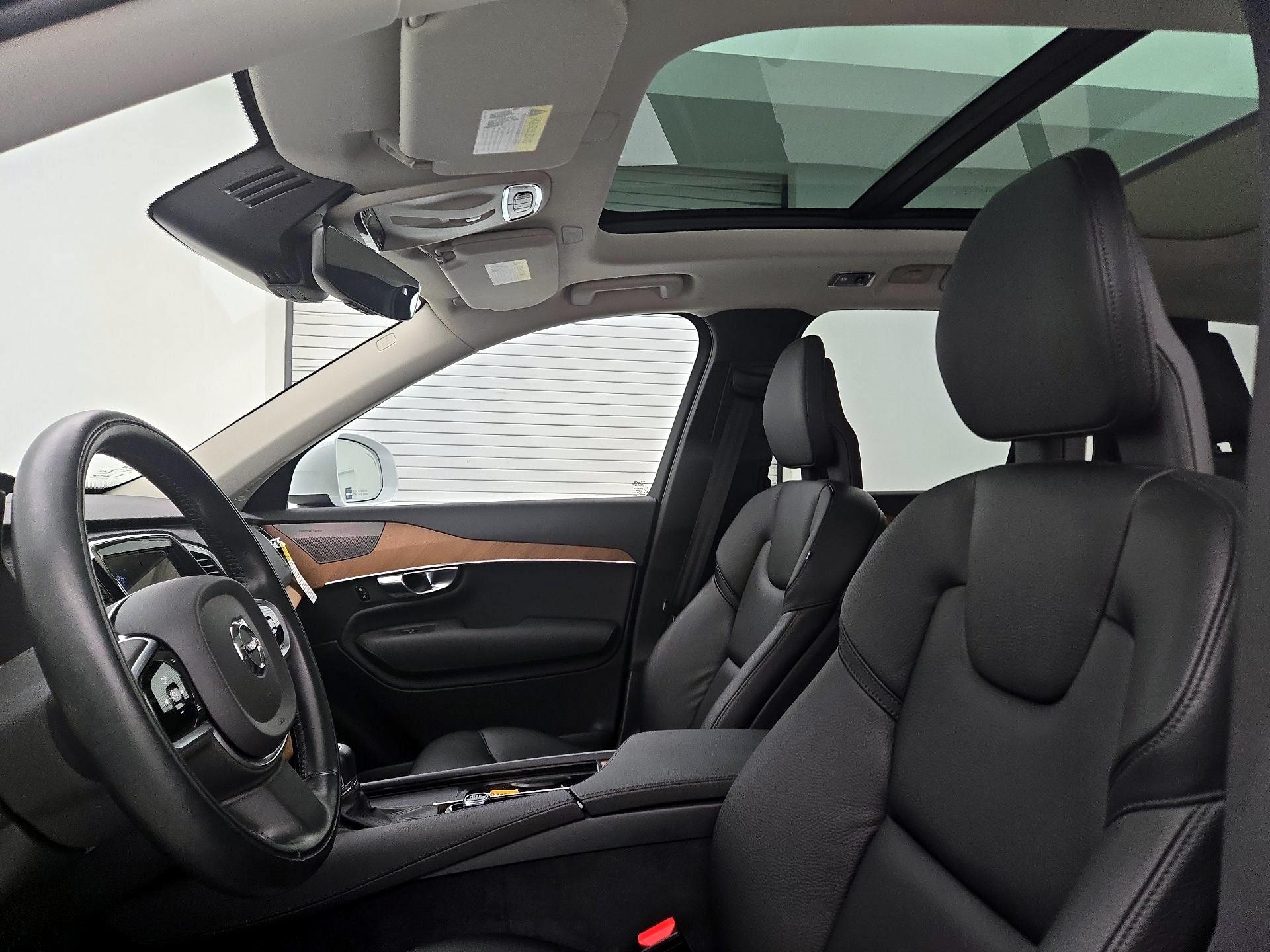 Thumbnail: 2021 Volvo XC90 - 20