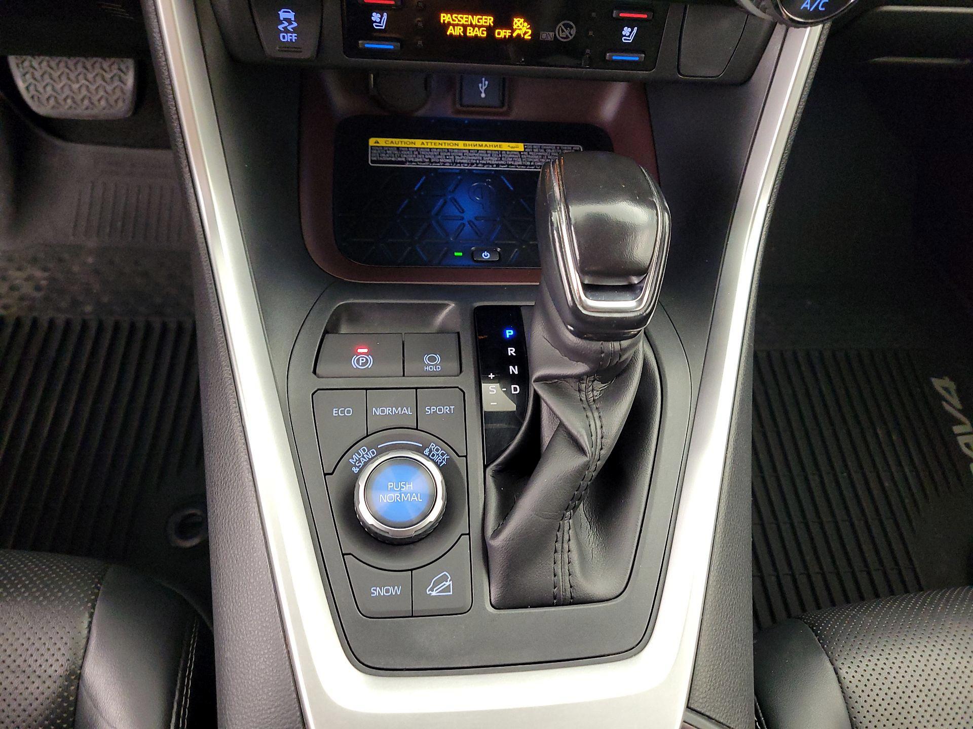 Thumbnail: 2020 Toyota RAV4 - 18