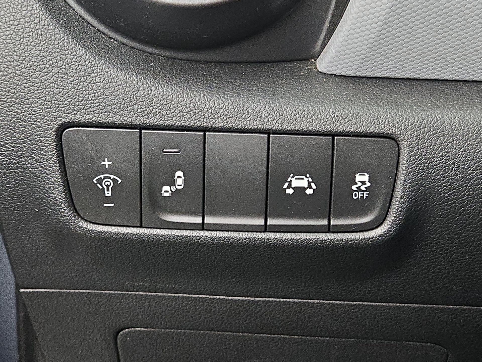 Thumbnail: 2021 Hyundai Kona - 13