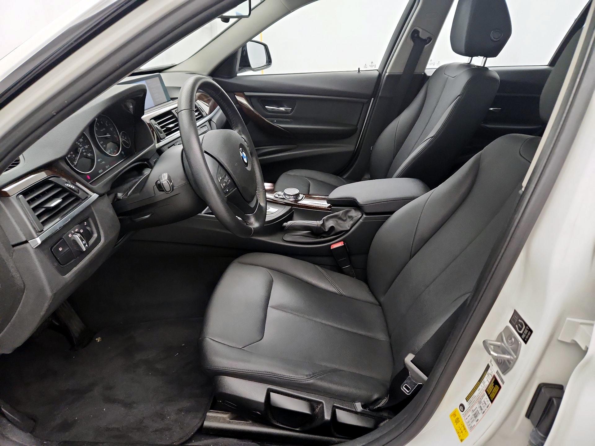 Thumbnail: 2015 BMW 3 Series - 11