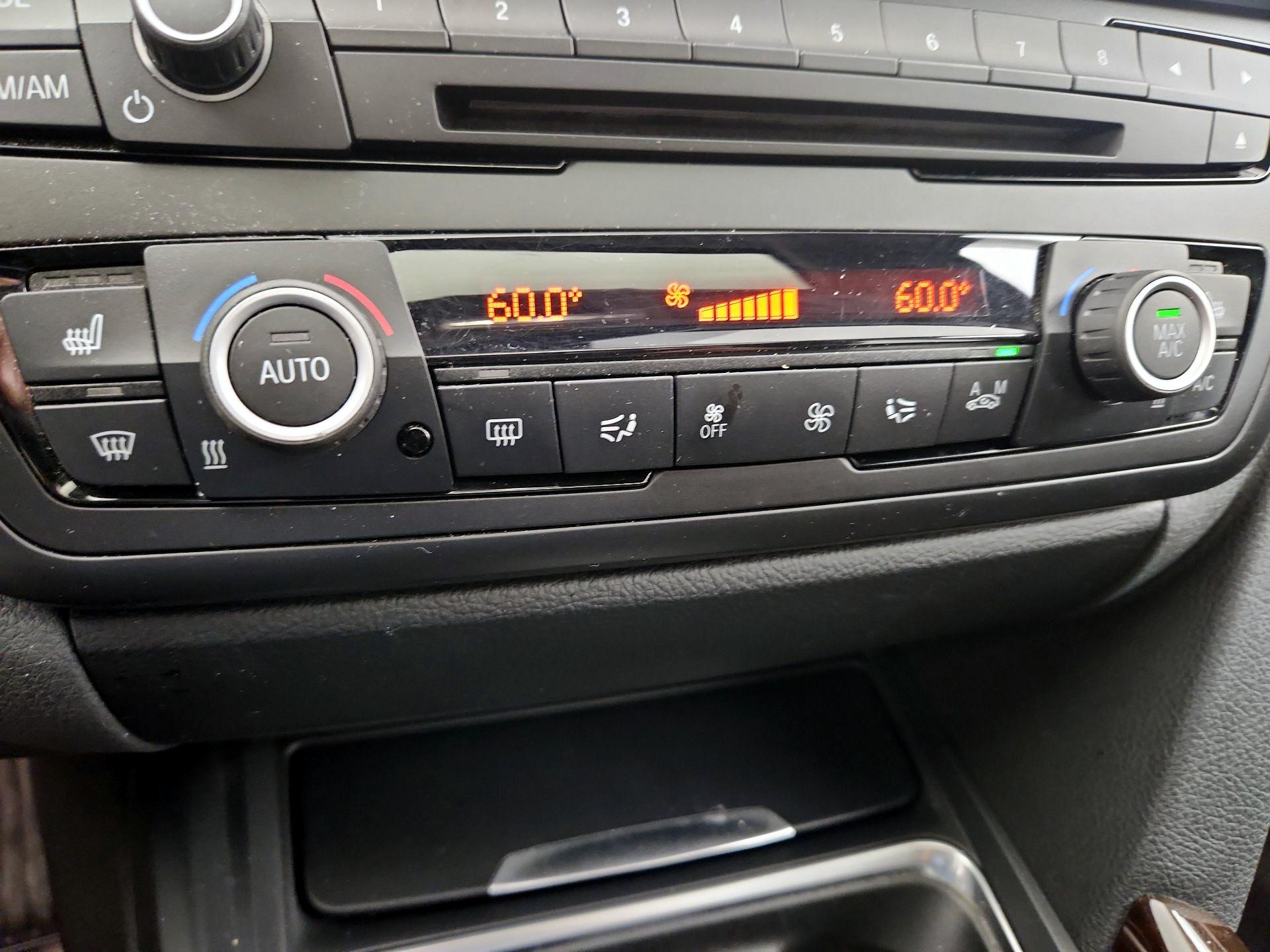 Thumbnail: 2015 BMW 3 Series - 17