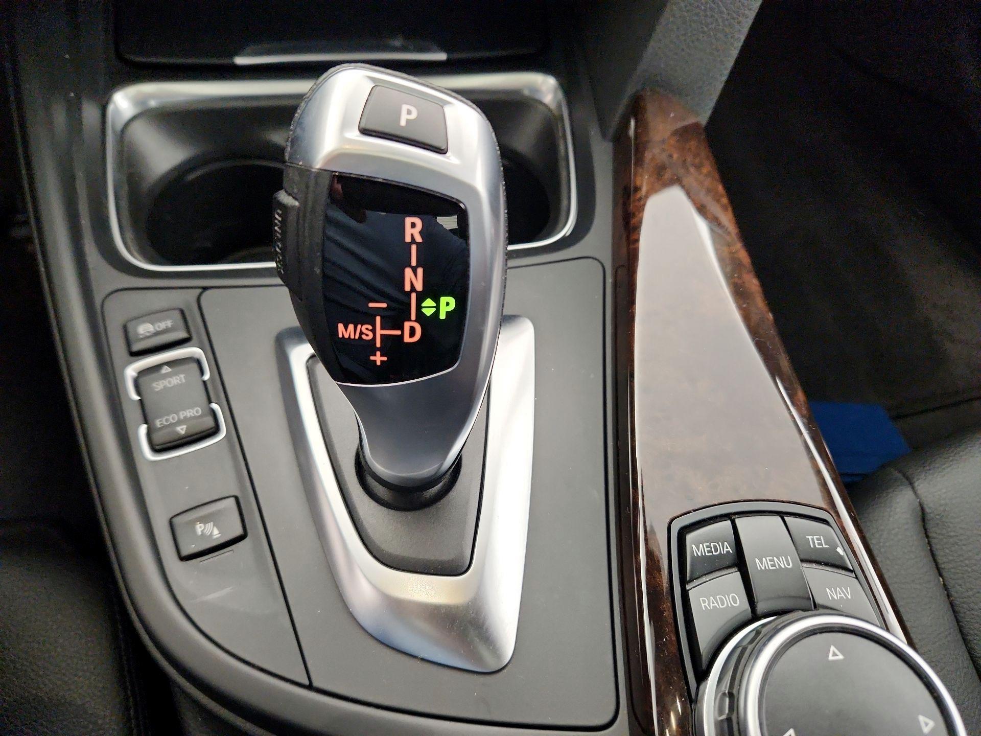 Thumbnail: 2015 BMW 3 Series - 18