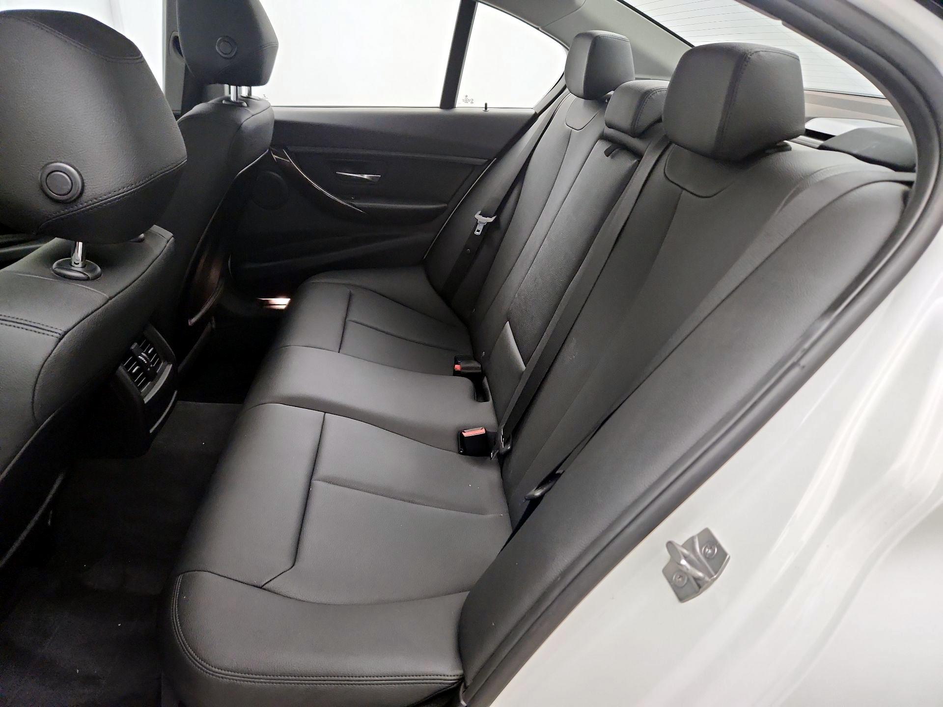 Thumbnail: 2015 BMW 3 Series - 20