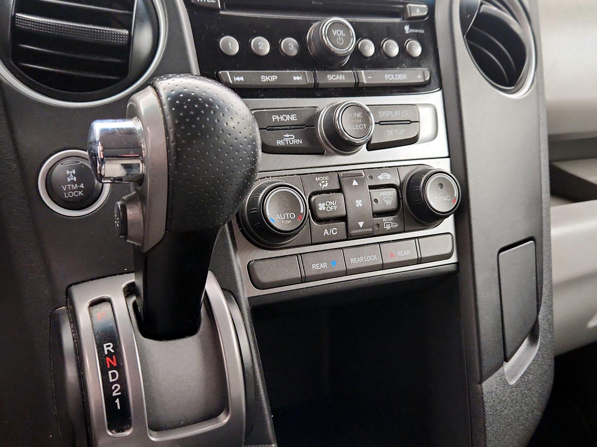 Thumbnail: 2015 Honda Pilot - 16