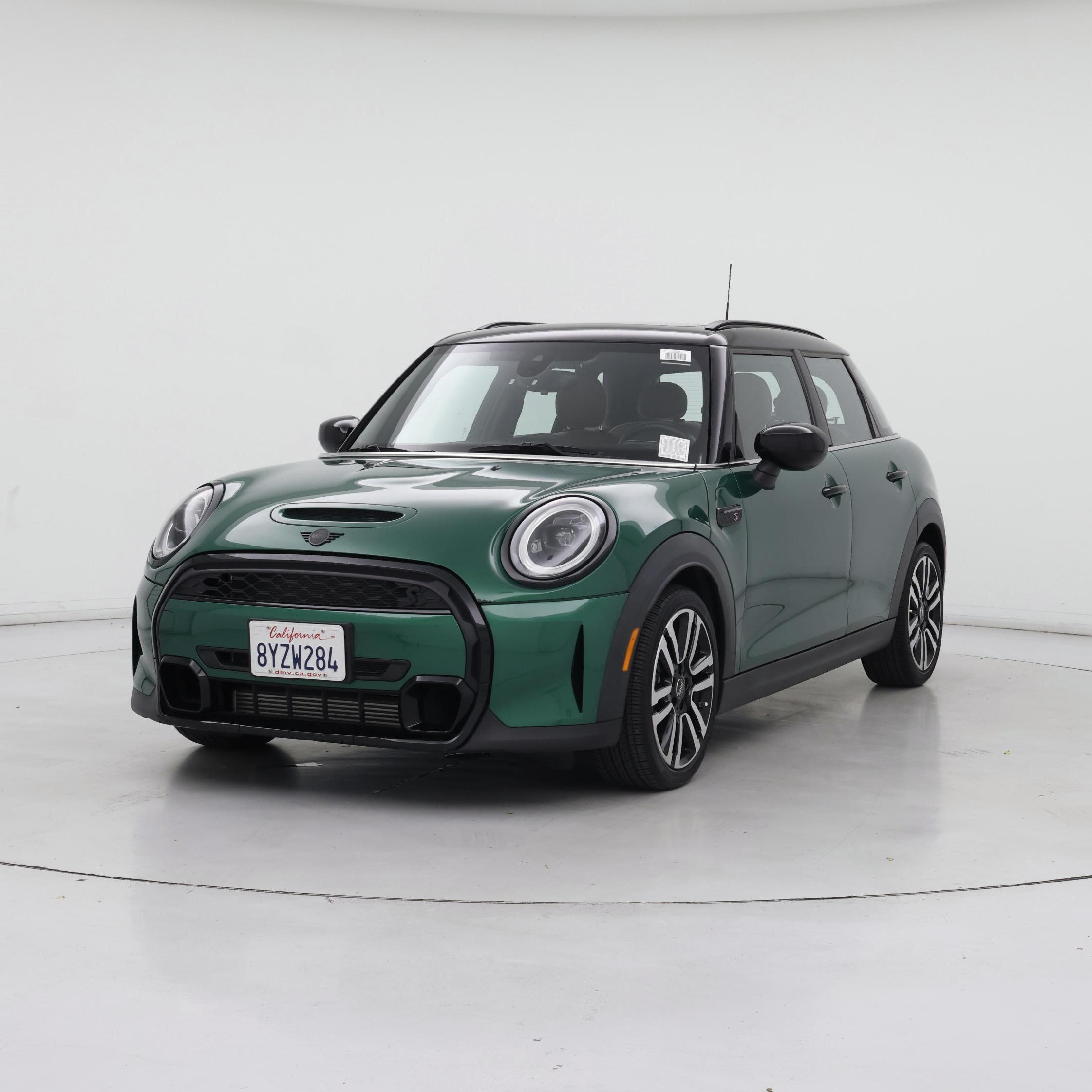 Thumbnail: 2022 MINI Cooper Hardtop - 4