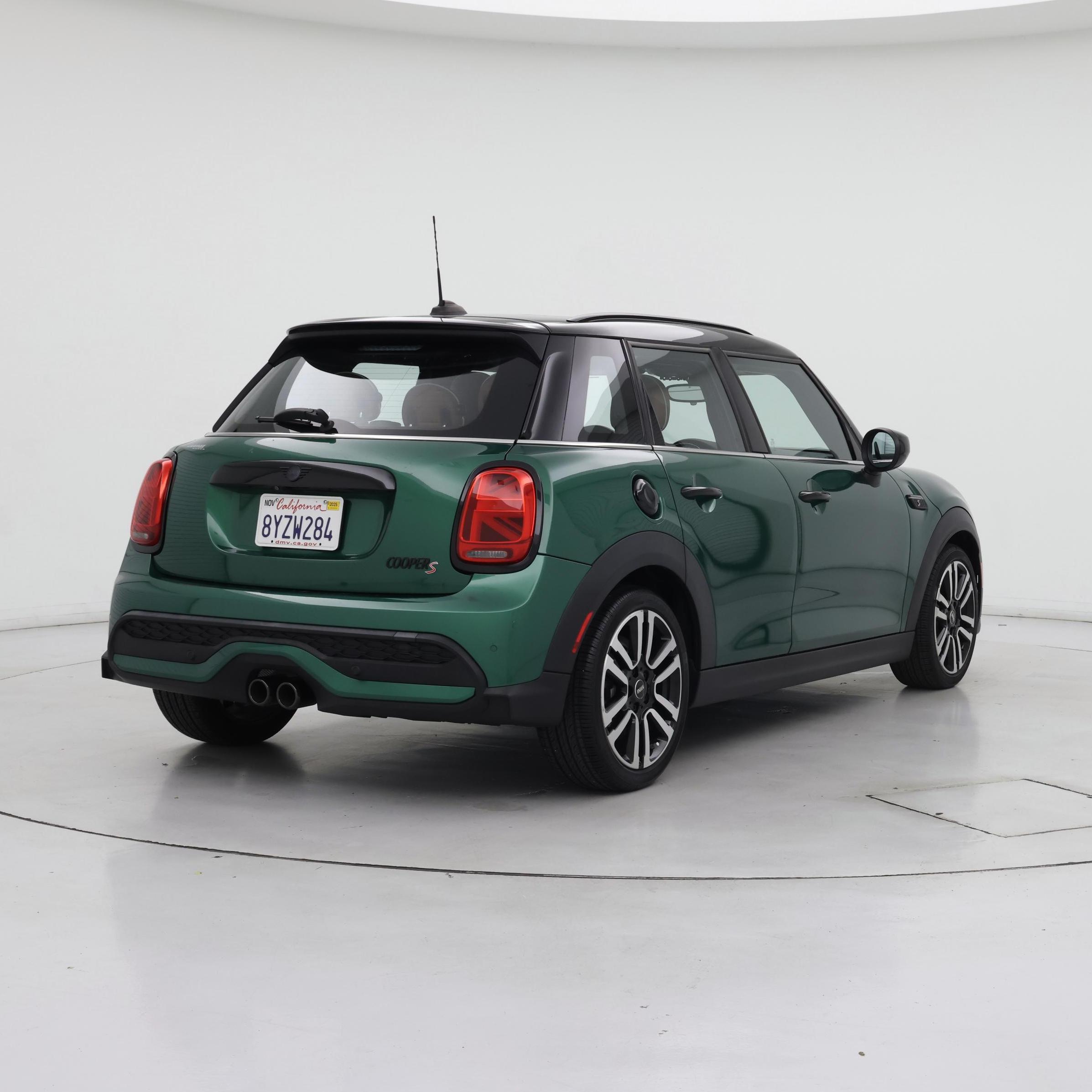 Thumbnail: 2022 MINI Cooper Hardtop - 8