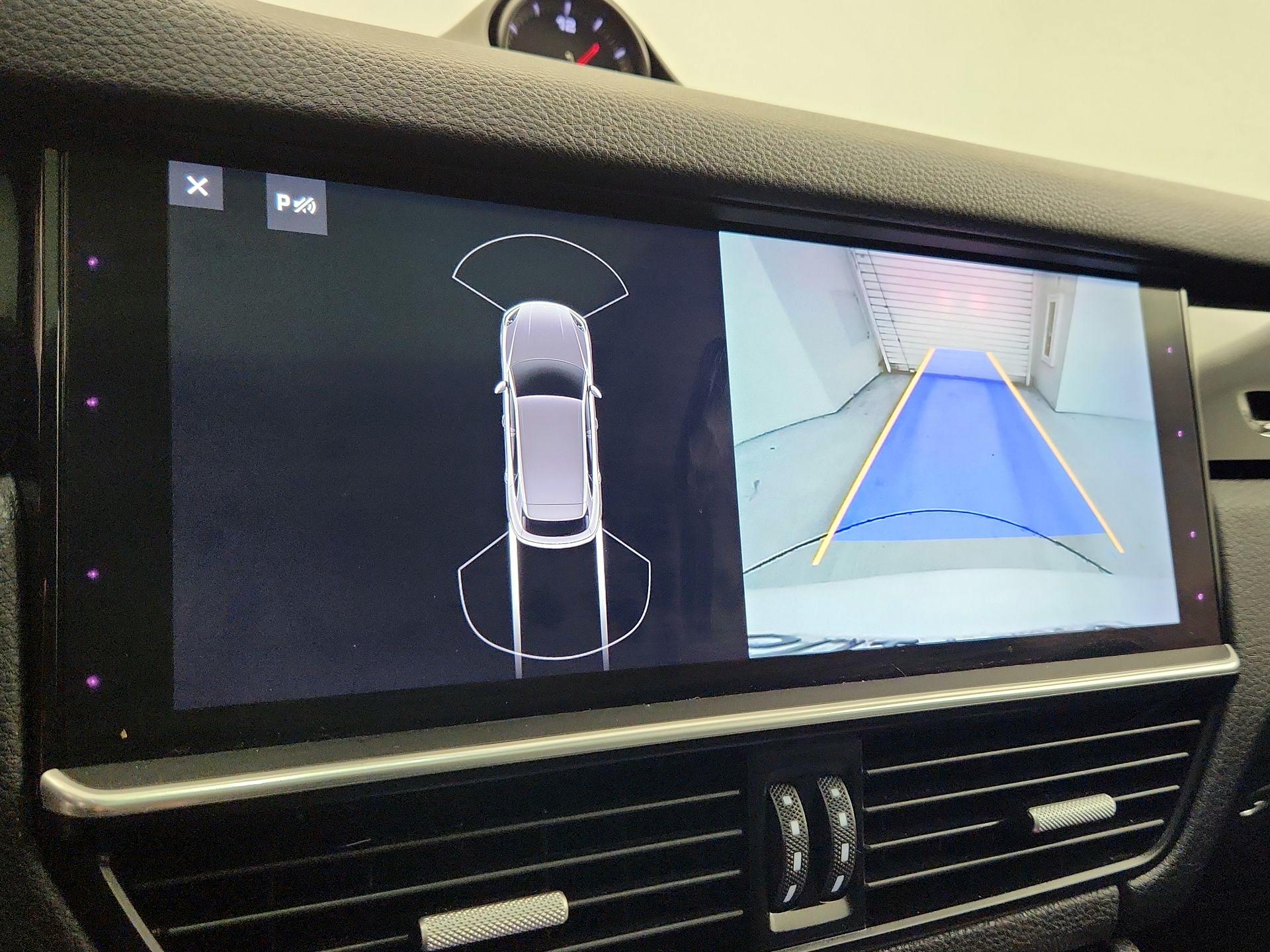 Thumbnail: 2019 Porsche Cayenne - 15