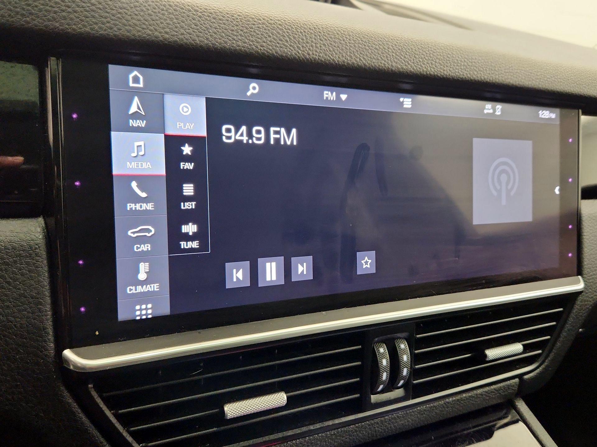 Thumbnail: 2019 Porsche Cayenne - 16