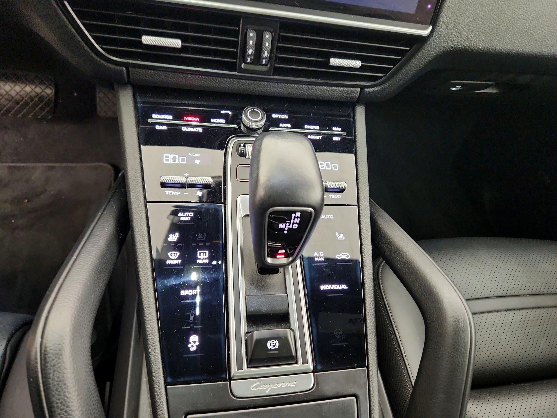 Thumbnail: 2019 Porsche Cayenne - 17