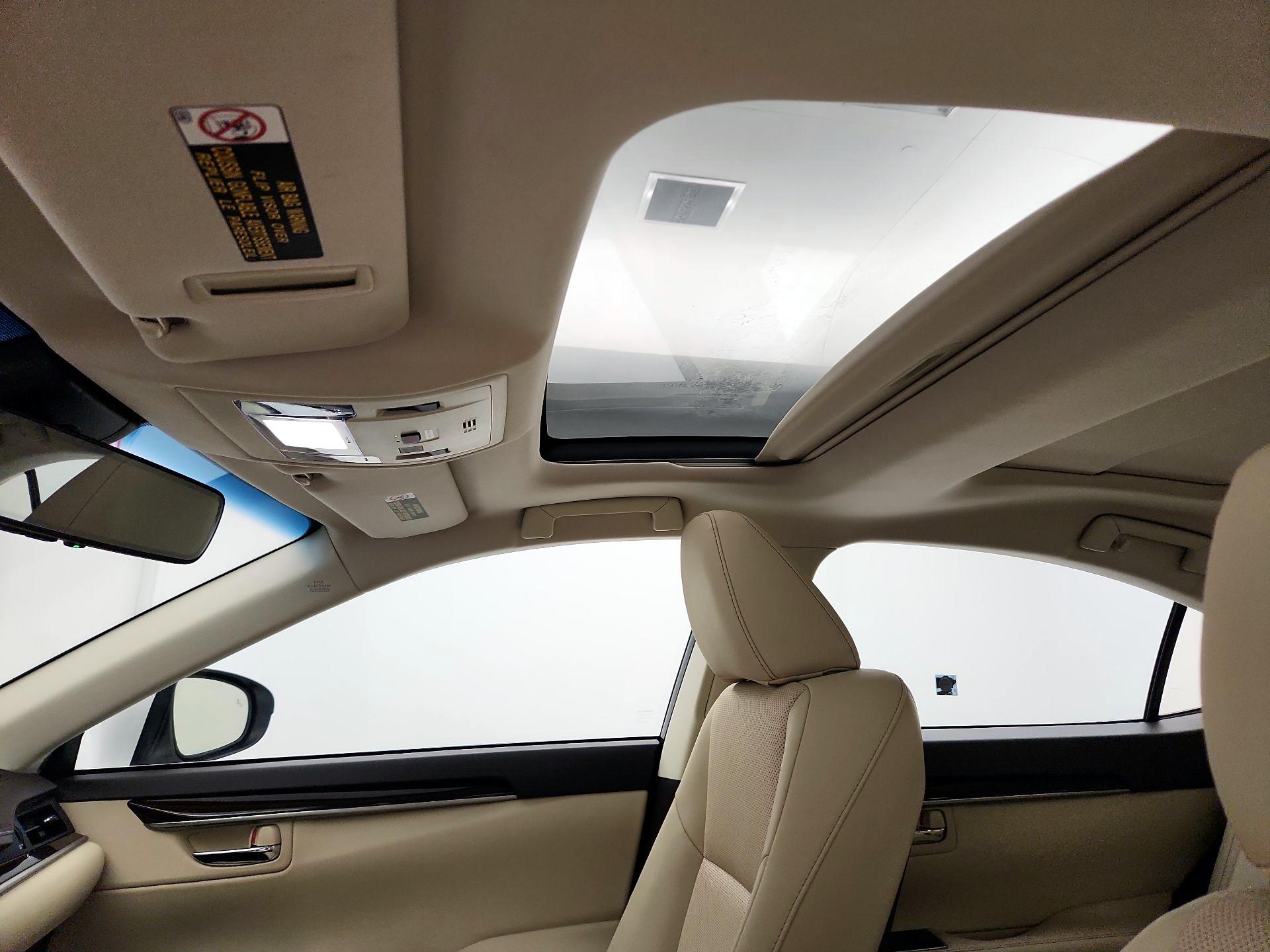 Thumbnail: 2018 Lexus ES - 20