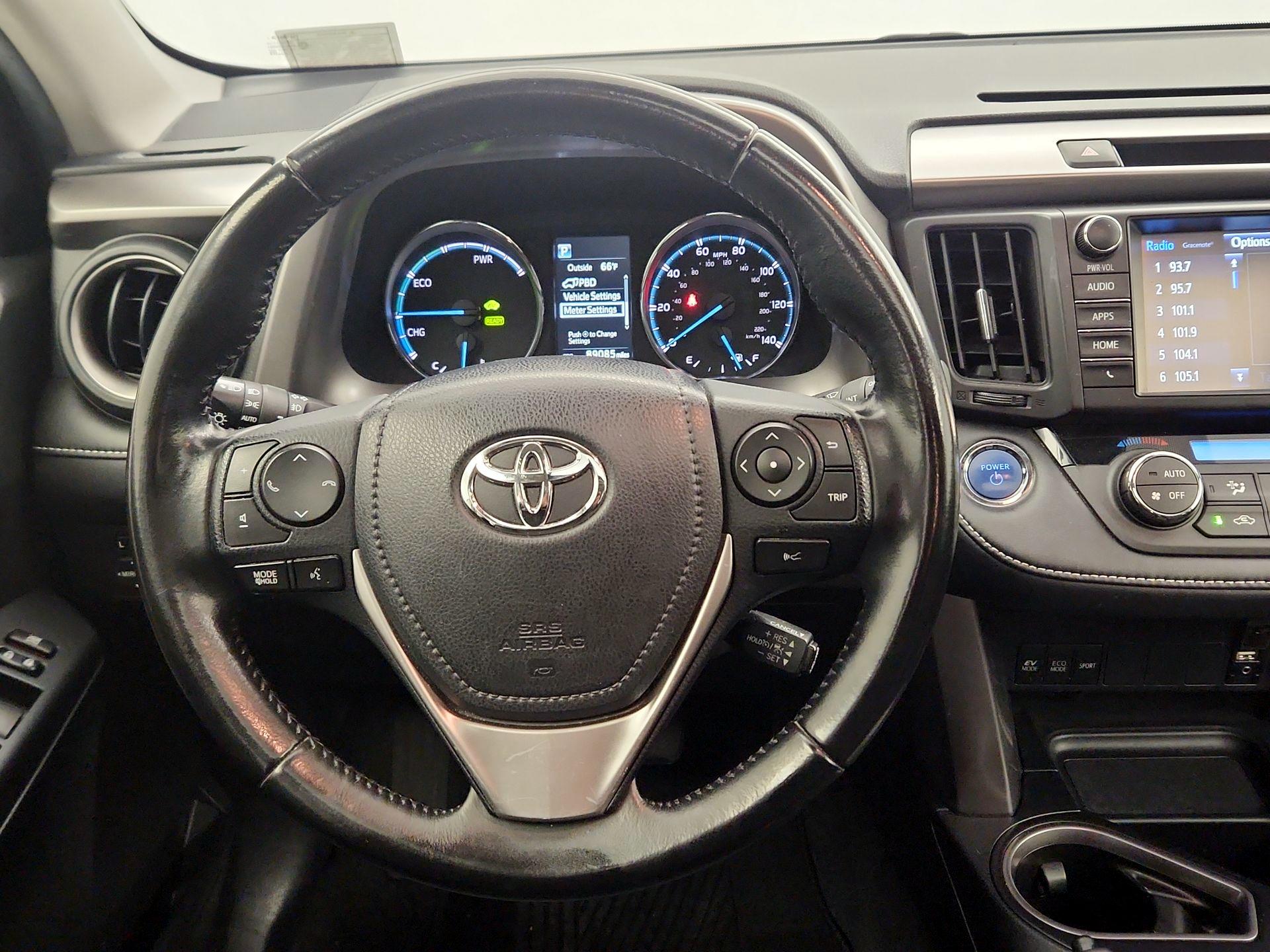 Thumbnail: 2017 Toyota RAV4 - 10