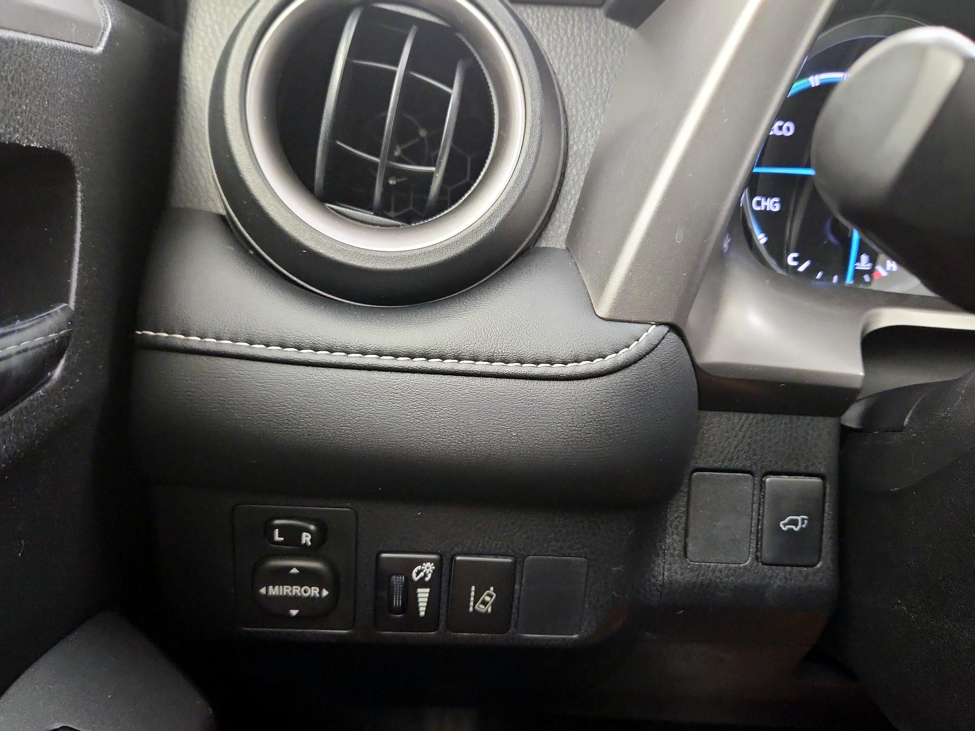 Thumbnail: 2017 Toyota RAV4 - 13