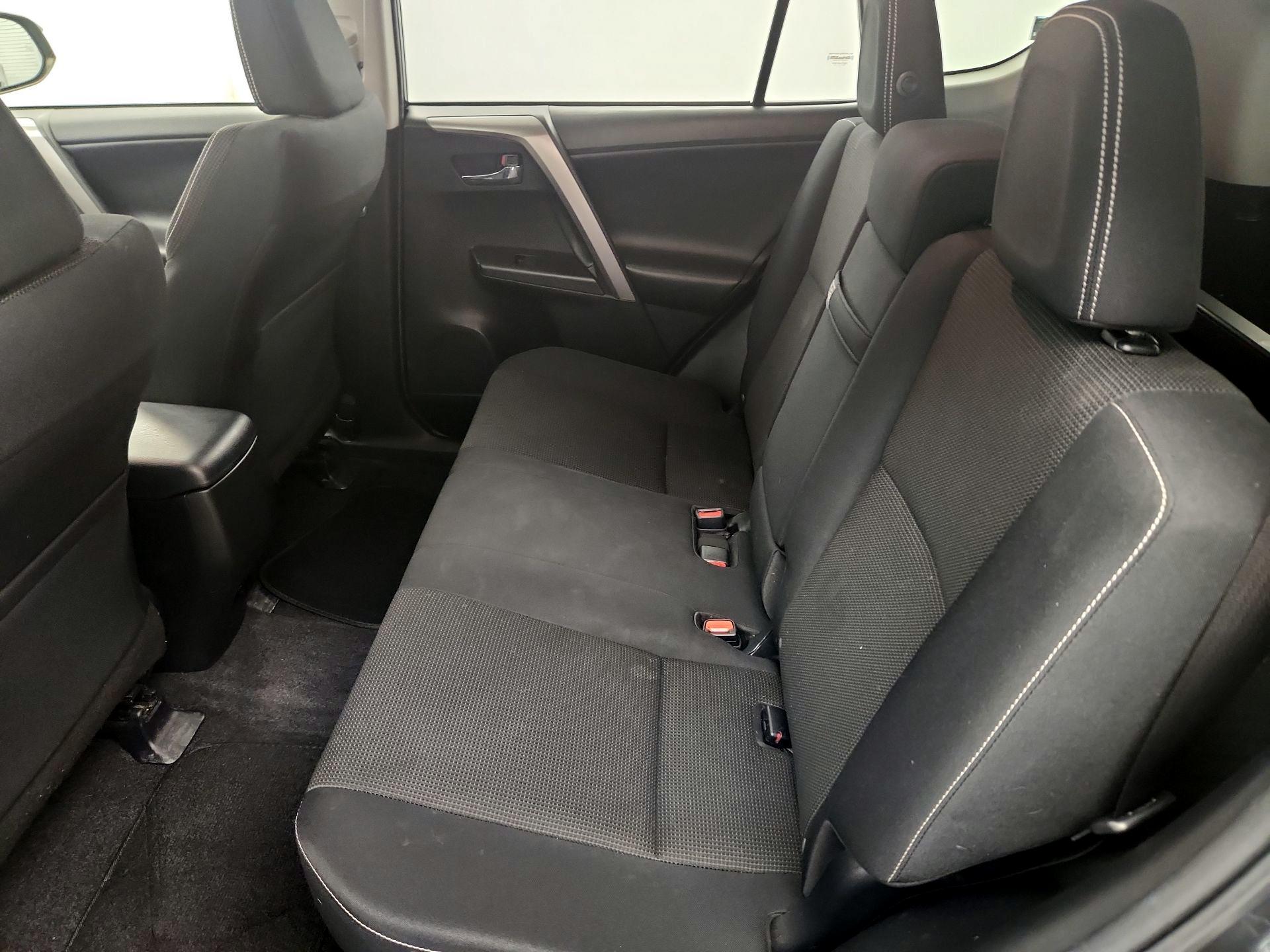 Thumbnail: 2017 Toyota RAV4 - 20