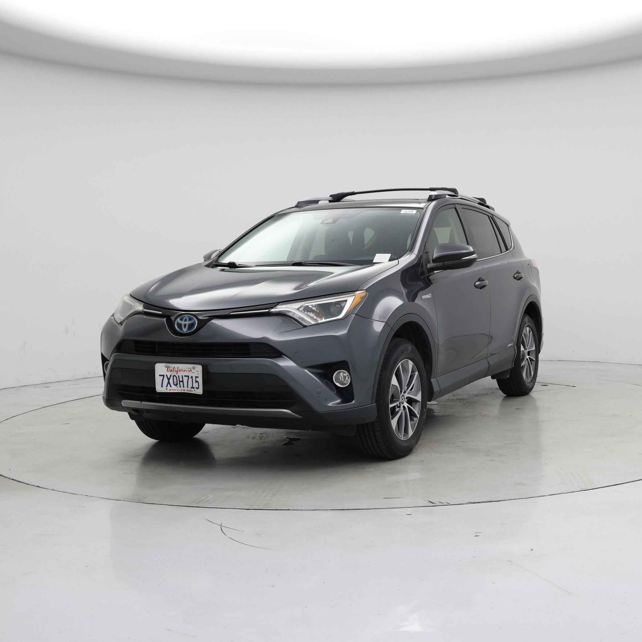 Thumbnail: 2017 Toyota RAV4 - 4