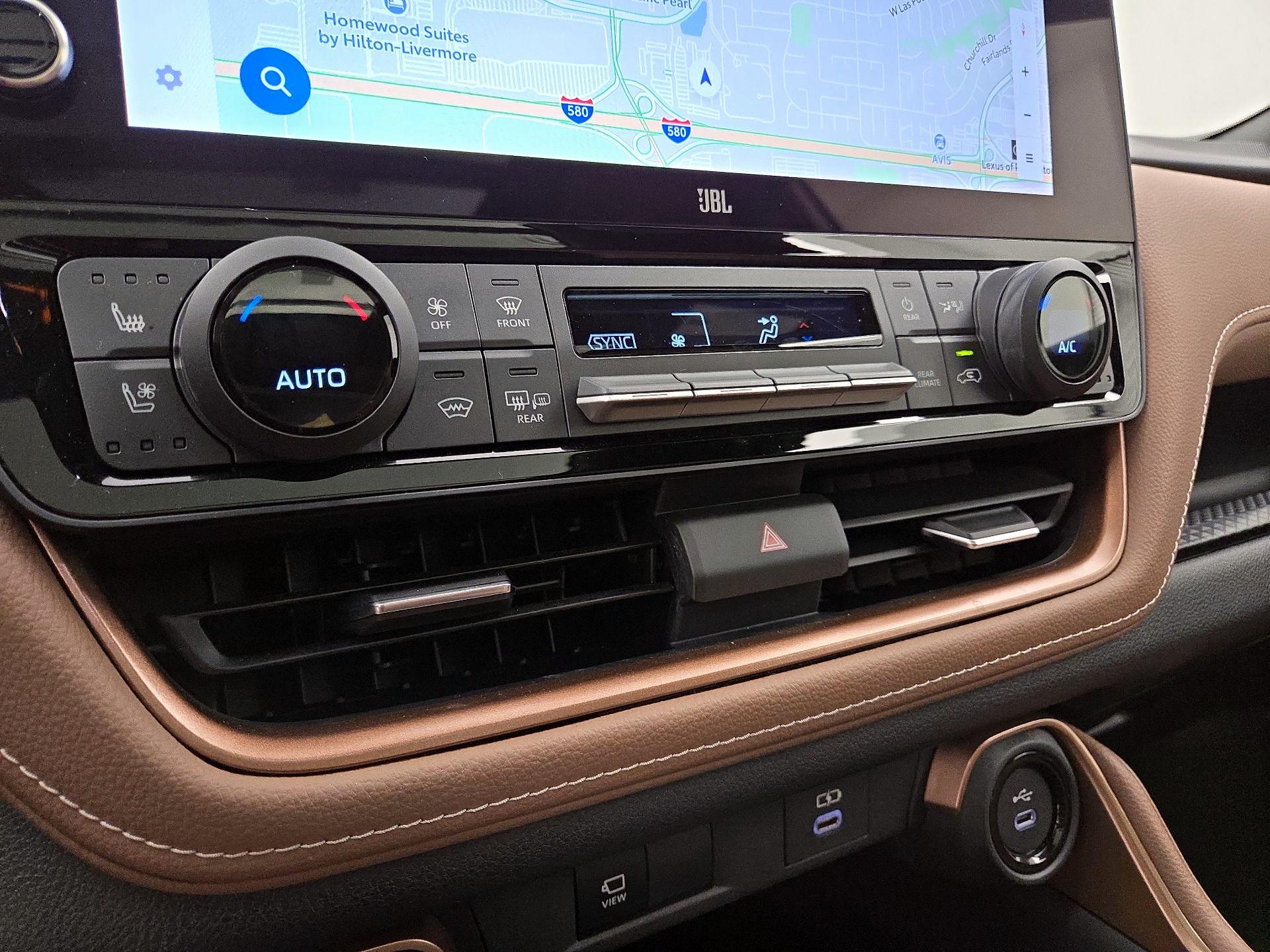 Thumbnail: 2024 Toyota Highlander - 17