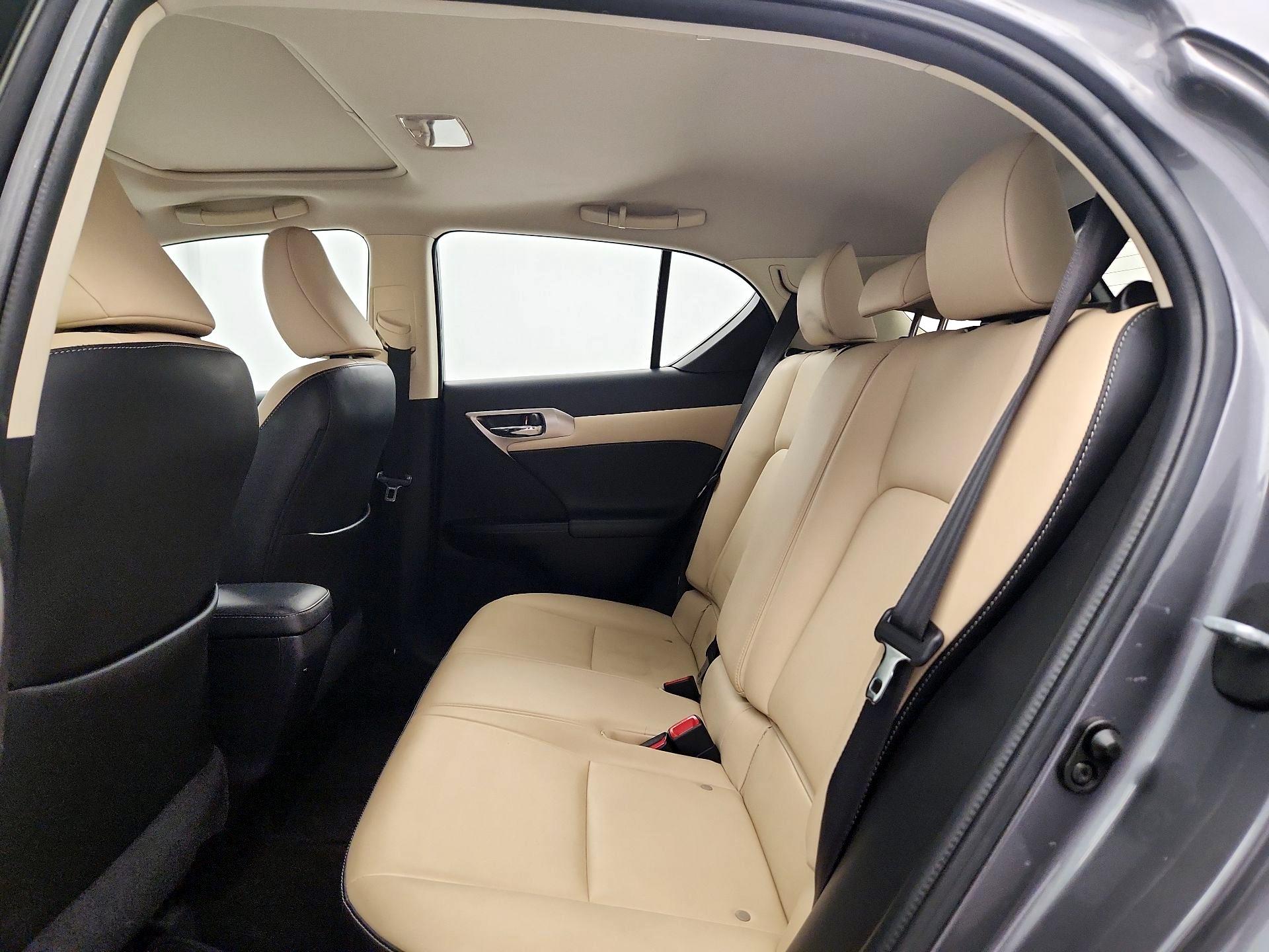 Thumbnail: 2016 Lexus CT - 20