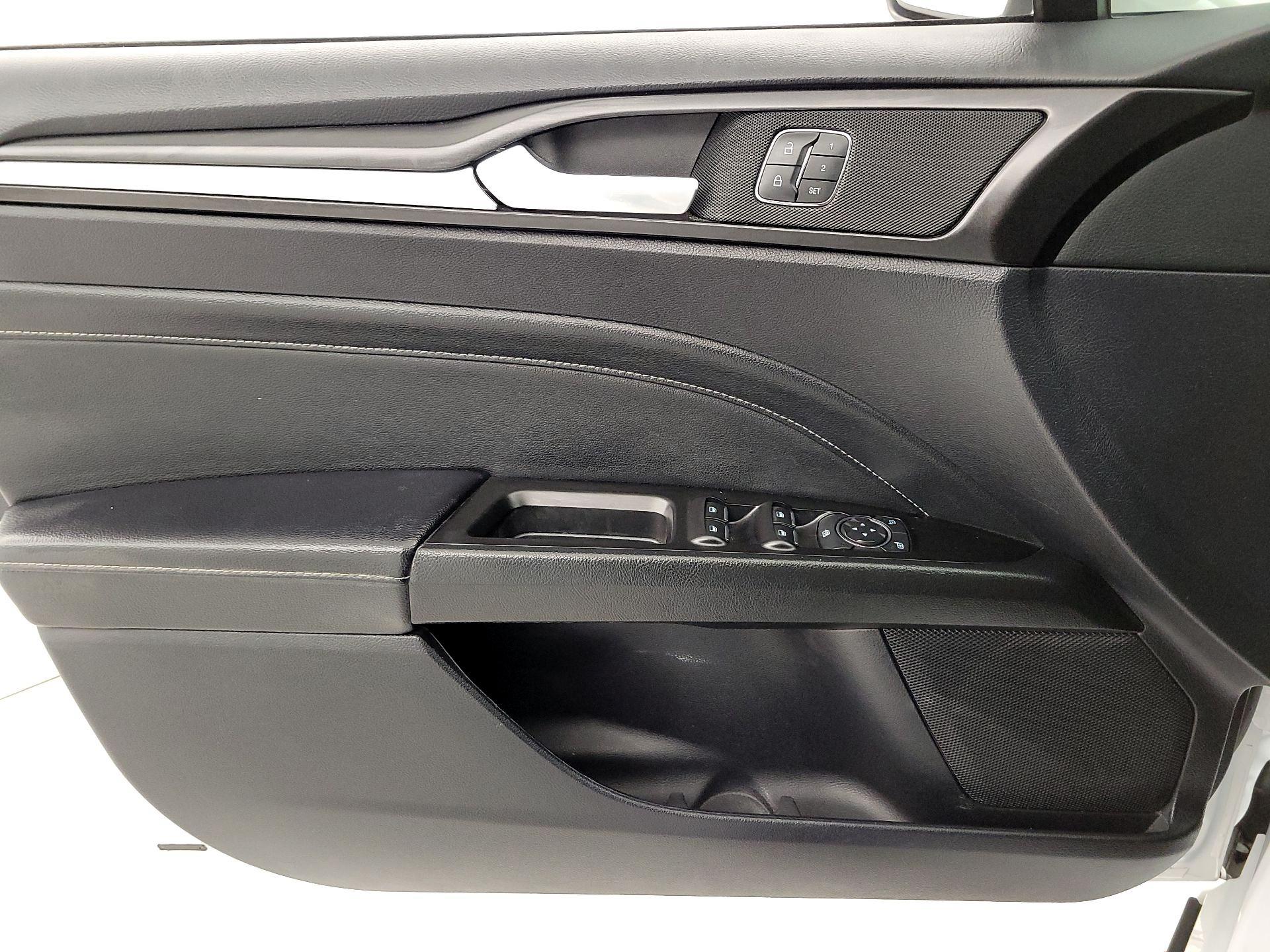 Thumbnail: 2019 Ford Fusion - 12