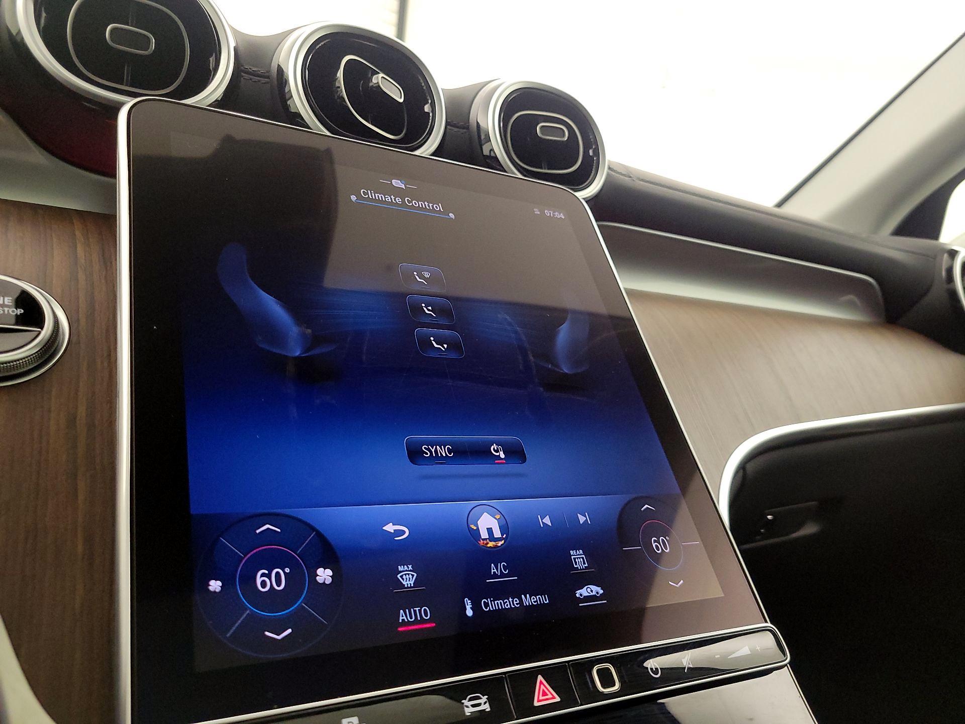 Thumbnail: 2024 Mercedes-Benz GLC - 16