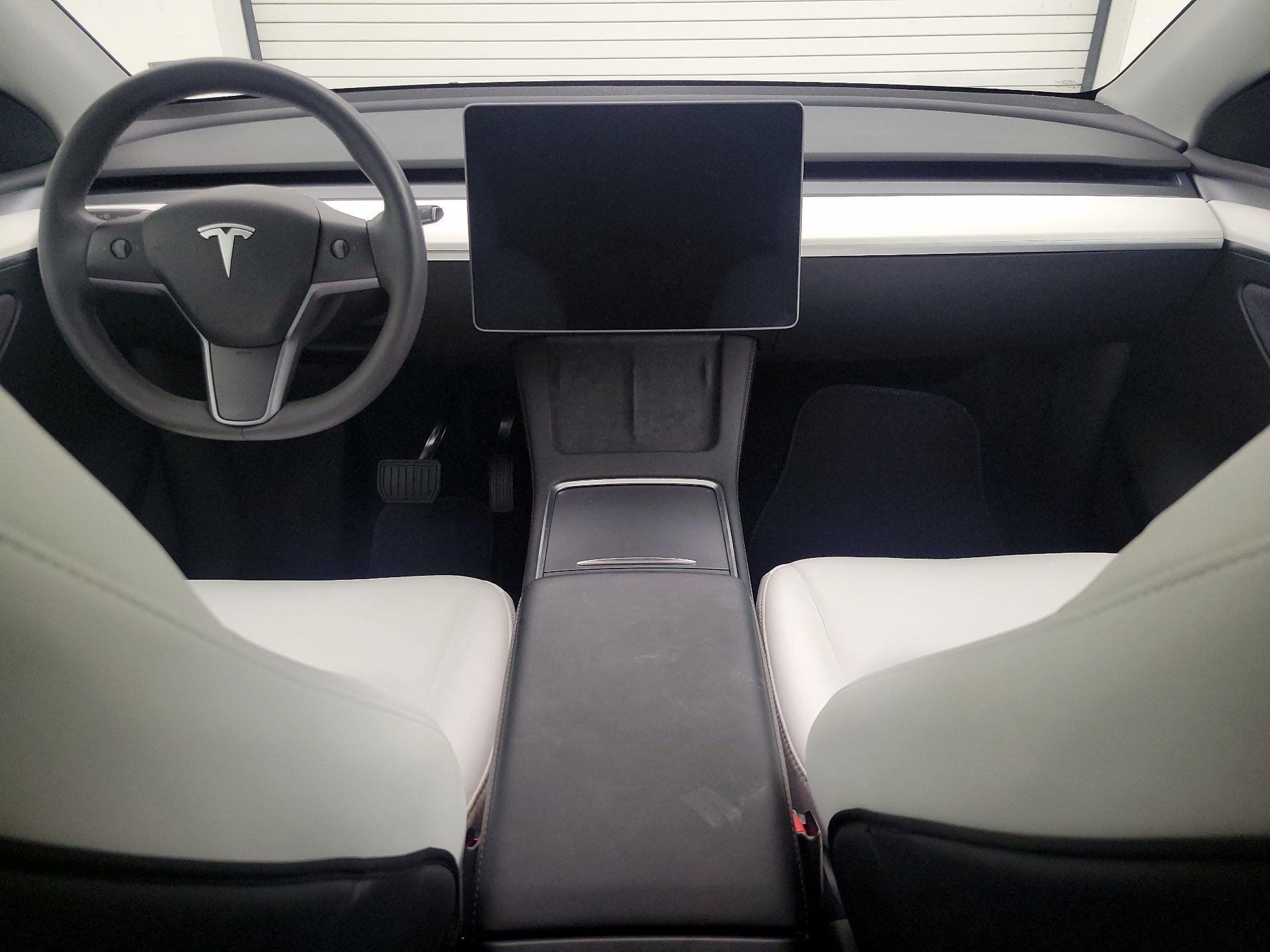 Thumbnail: 2023 Tesla Model Y - 9