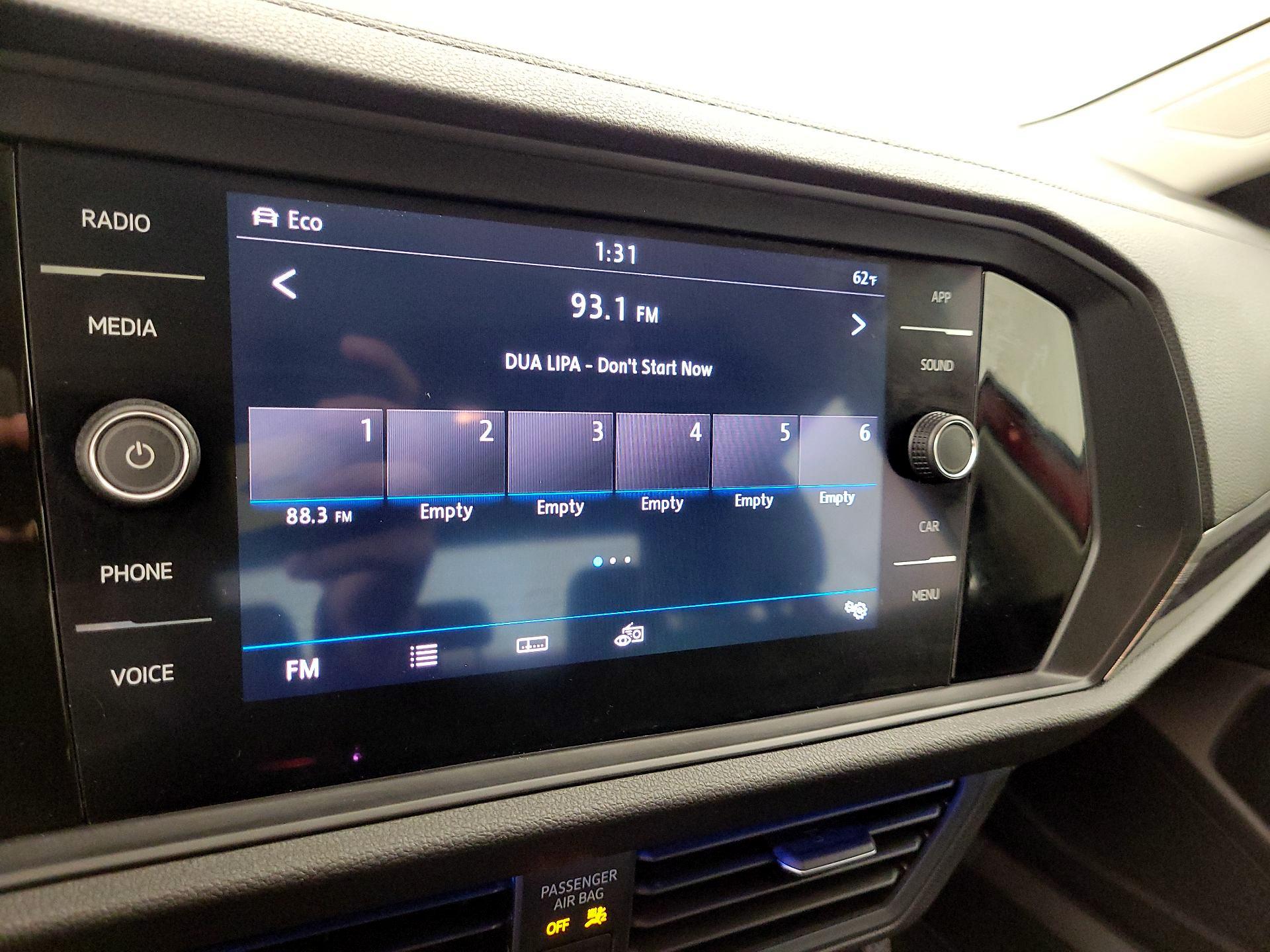 Thumbnail: 2019 Volkswagen Jetta - 15