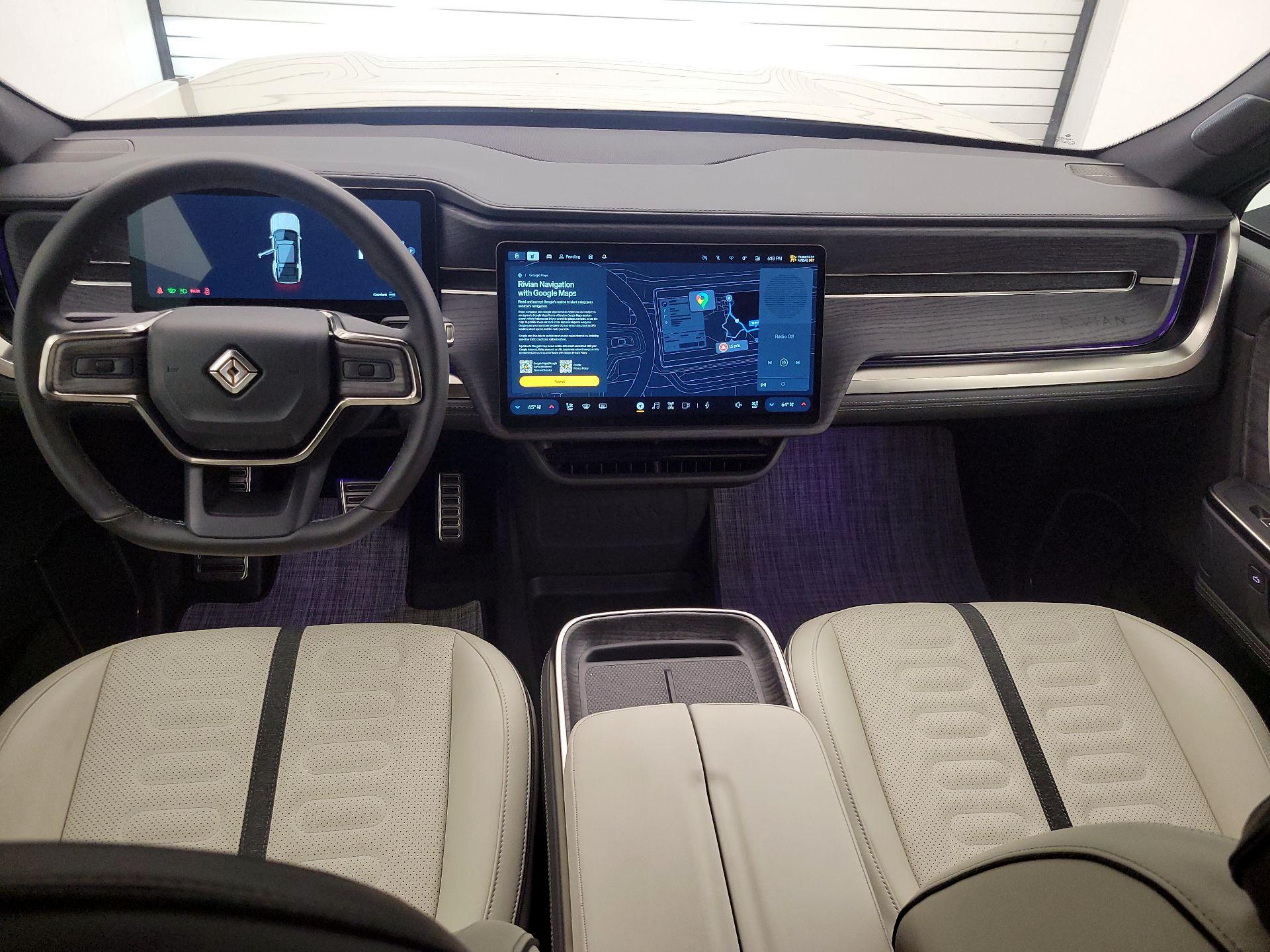 Thumbnail: 2025 Rivian R1S - 9