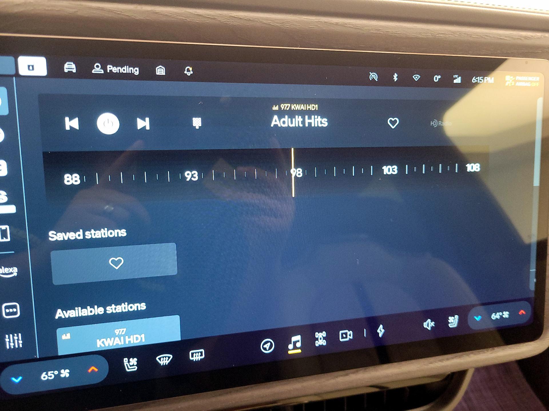 Thumbnail: 2025 Rivian R1S - 14