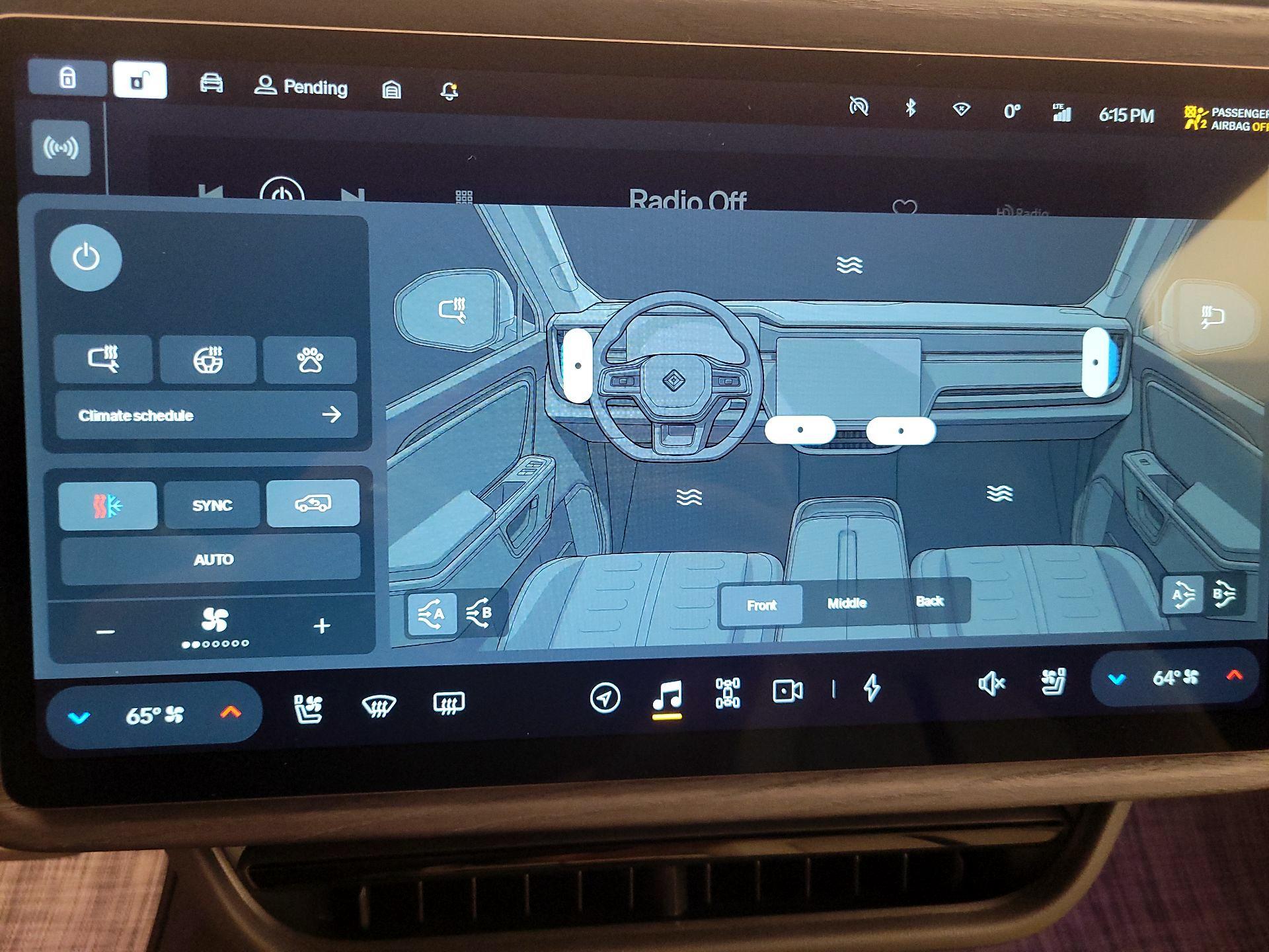 Thumbnail: 2025 Rivian R1S - 15
