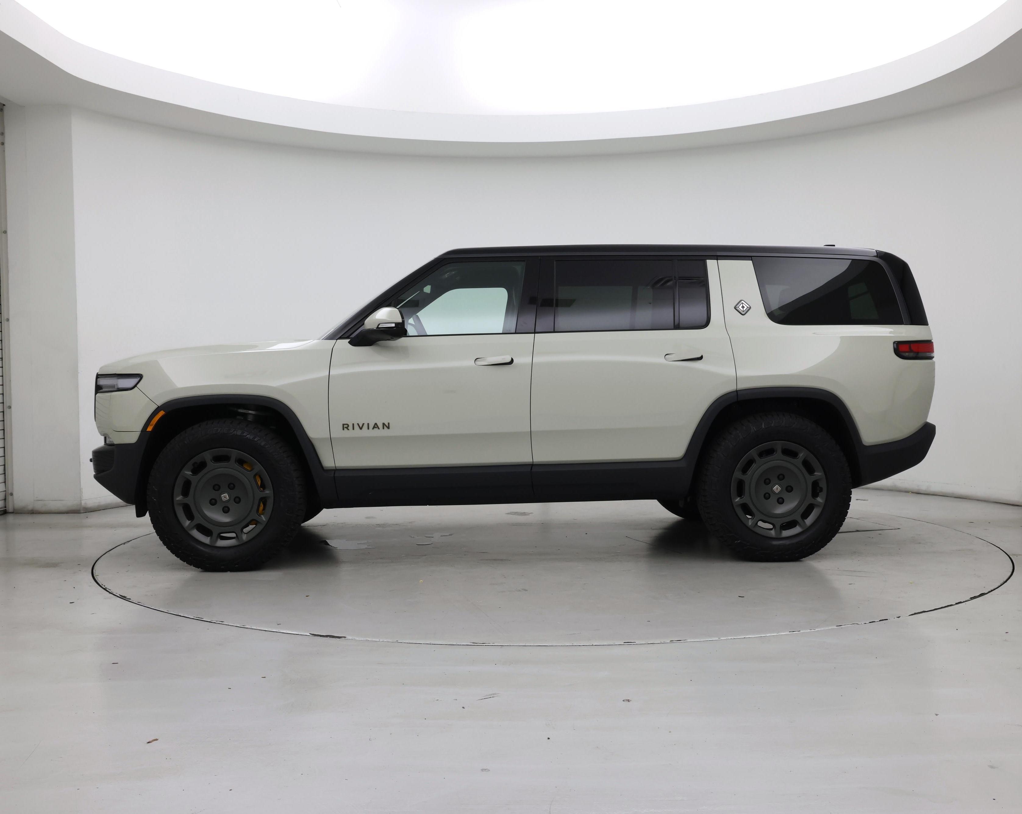 Thumbnail: 2025 Rivian R1S - 3