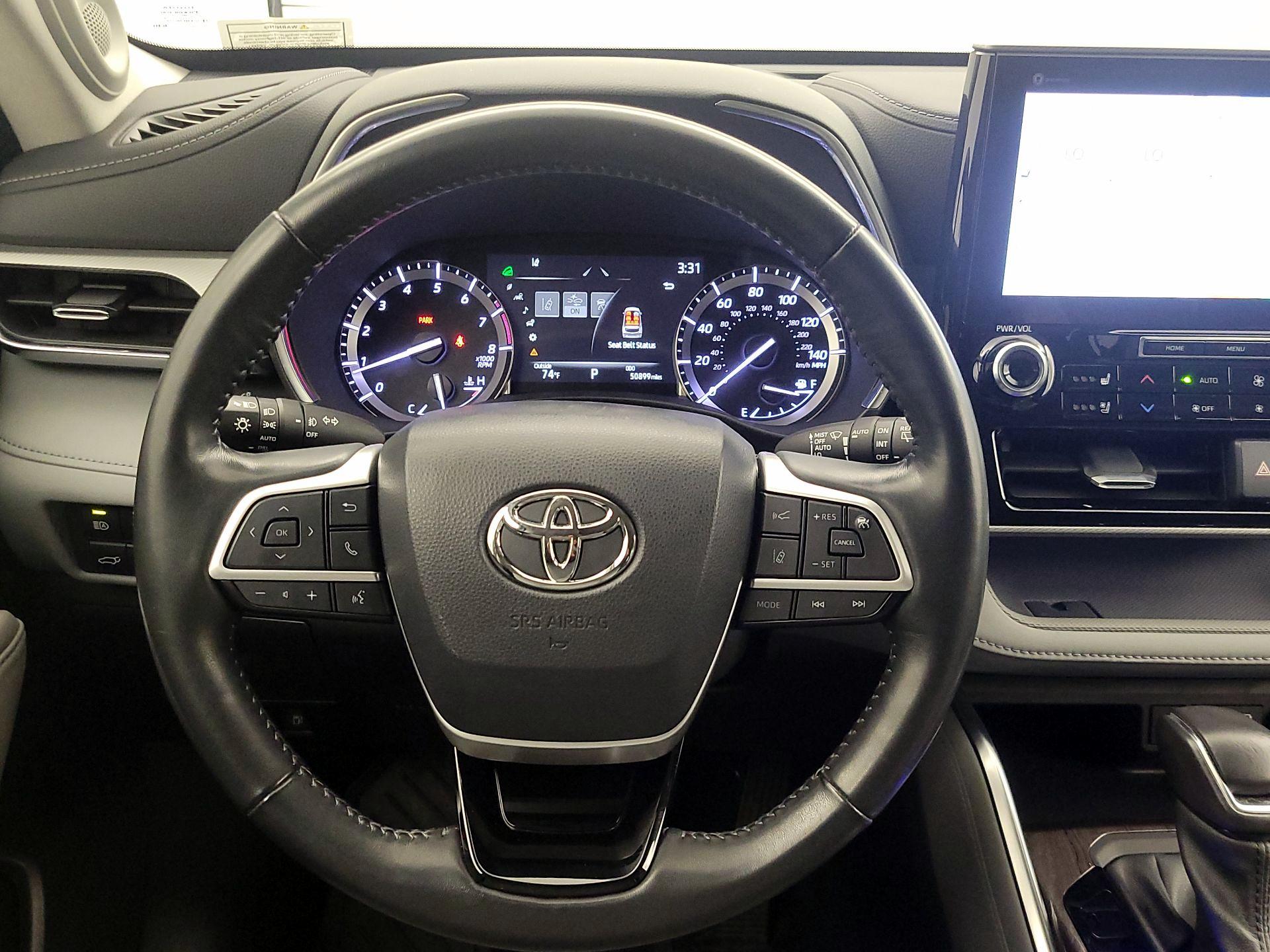 Thumbnail: 2022 Toyota Highlander - 10