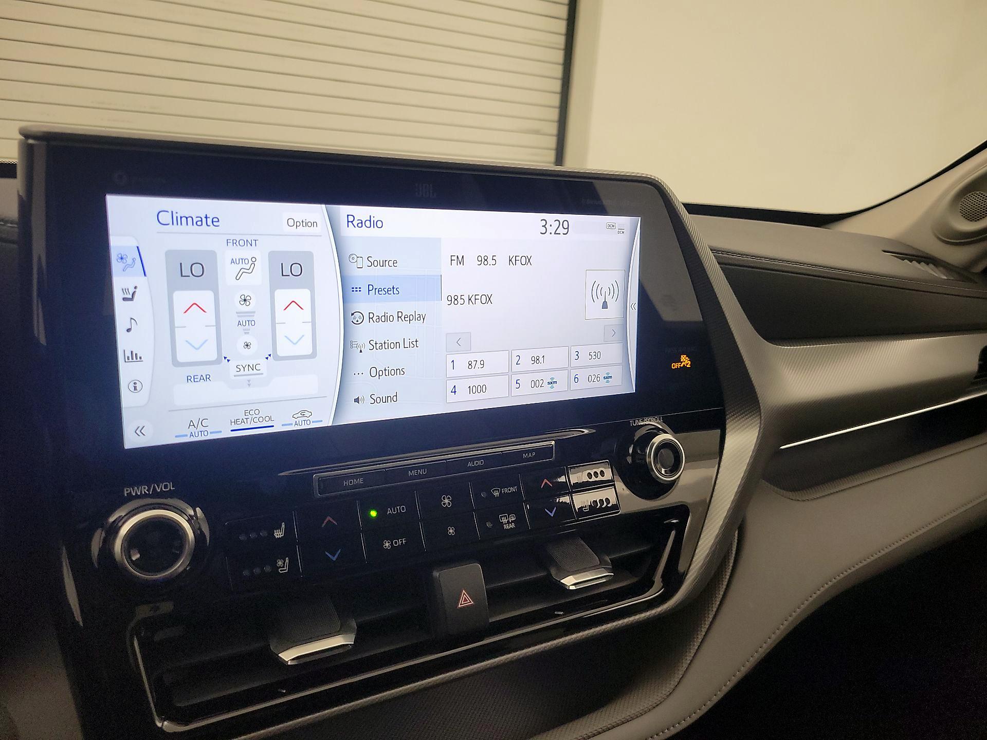 Thumbnail: 2022 Toyota Highlander - 16